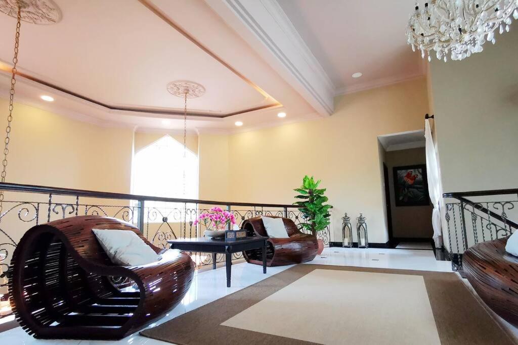 Tiara Golf Villa With Pool