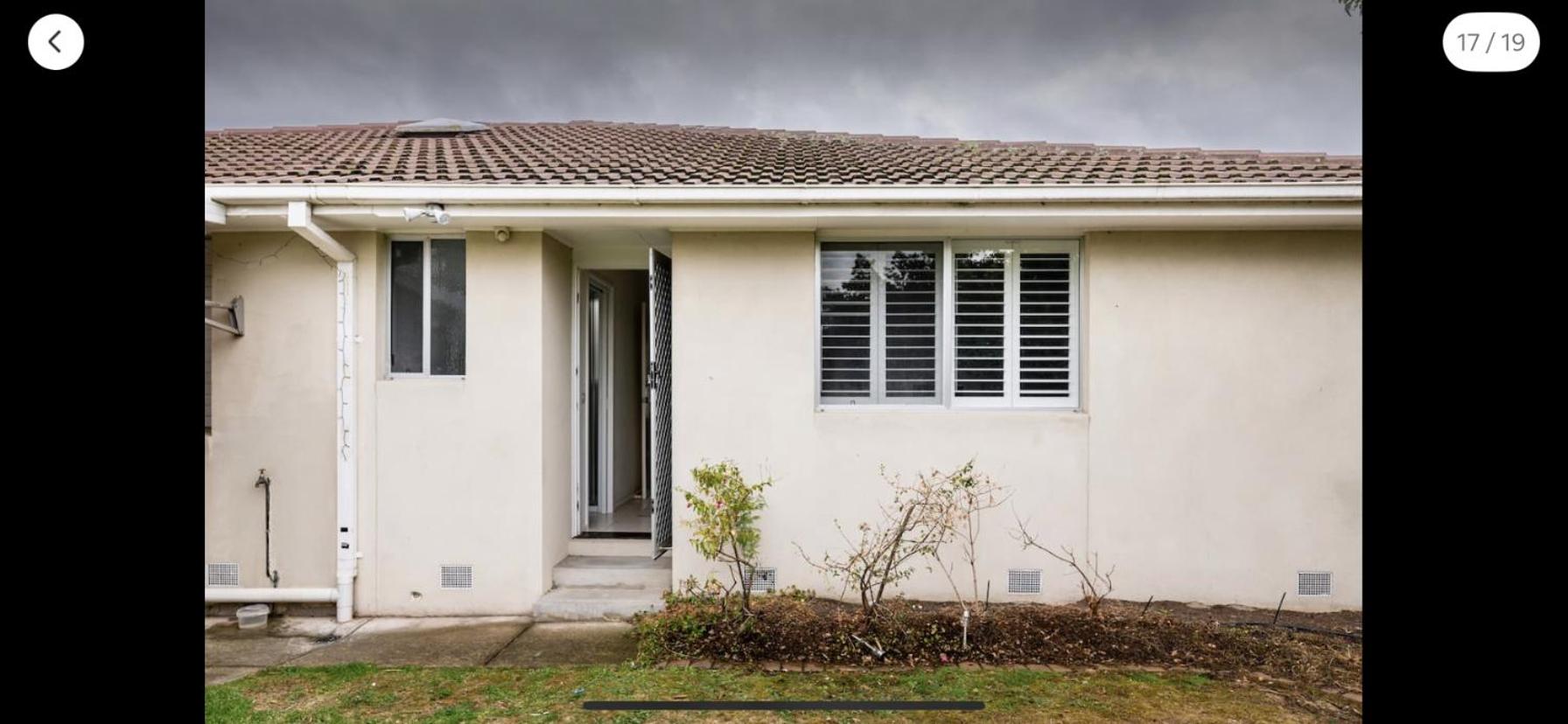 Hotel Guest ensuite 7 minutes from airport