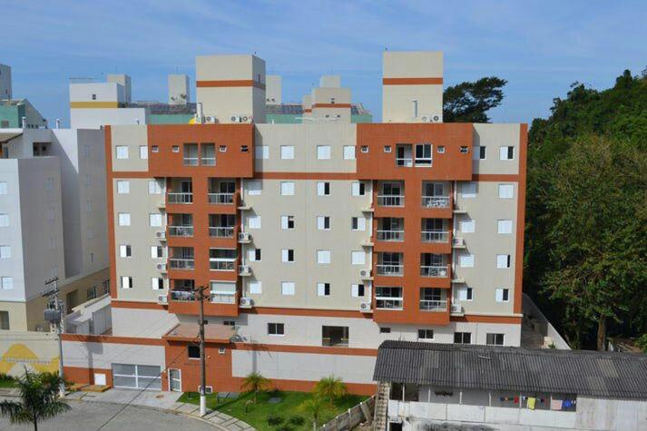 Hotel Apto área nobre Ubatuba Praia Grande - Image 1