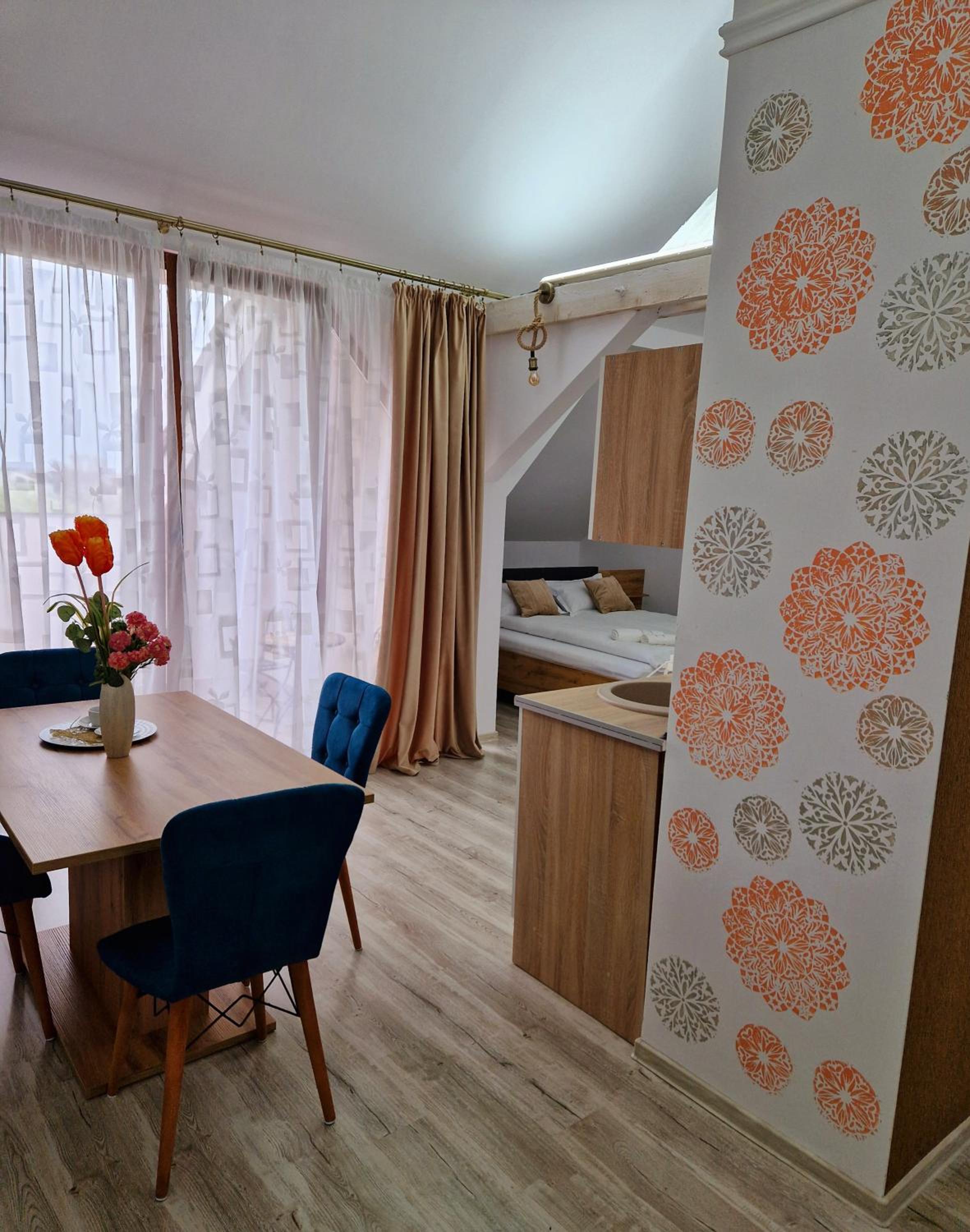 ORI Orange Studio Malul Mureșului
