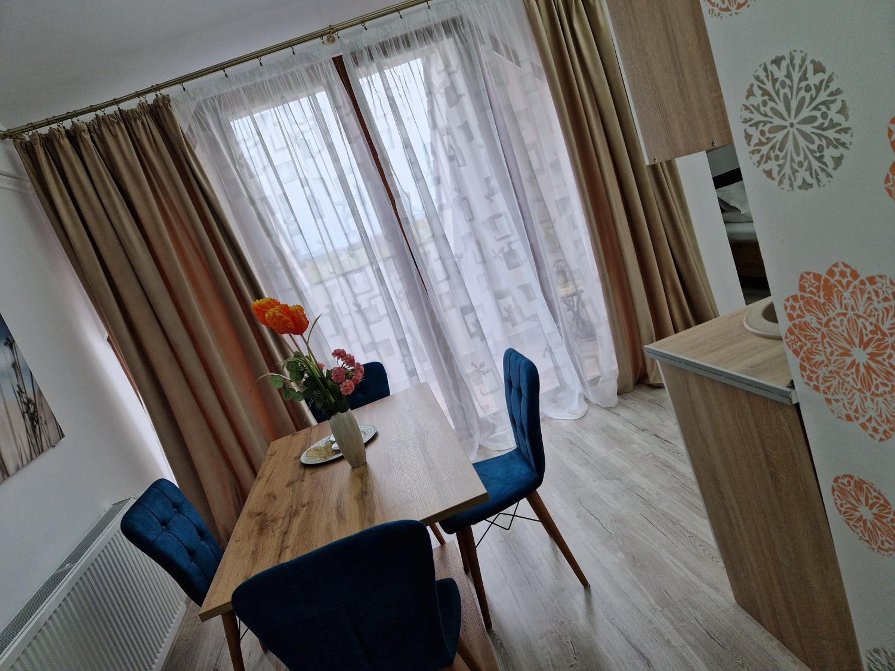 ORI Orange Studio Malul Mureșului