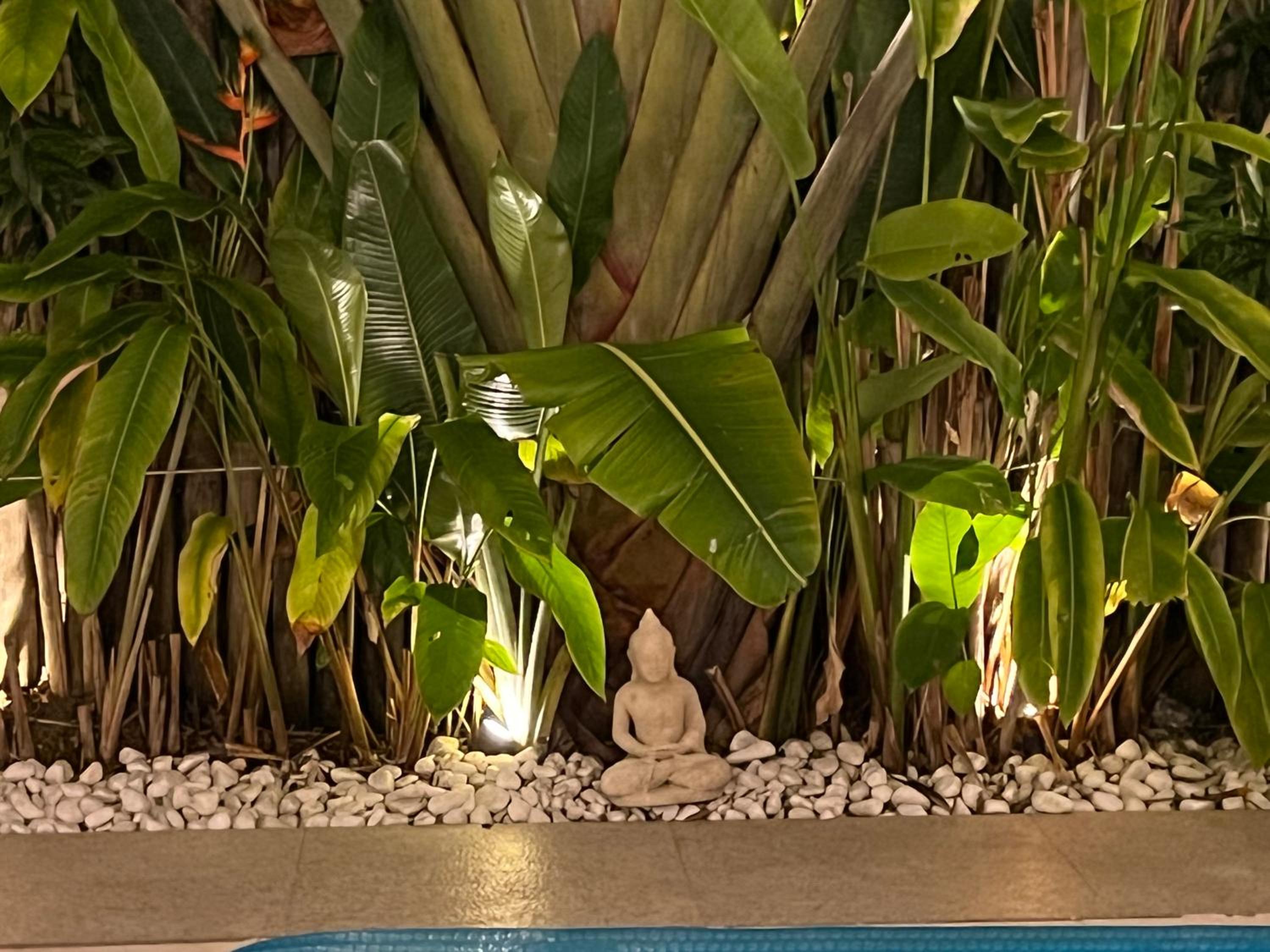 Refúgio em Juquehy no centro a poucos metros do mar com piscina privativa aquecida