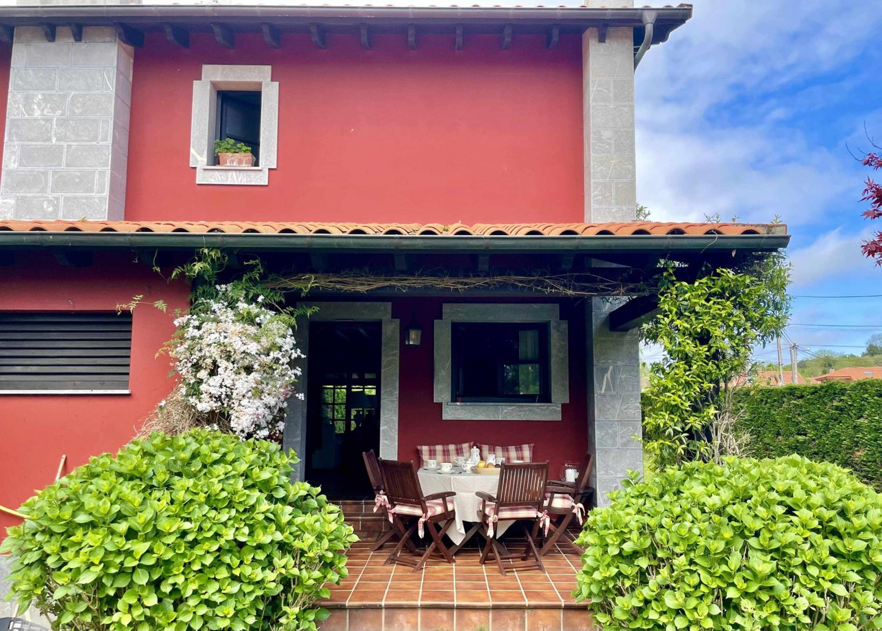 Villa en Llanes con jardín cerca playa - Castañín