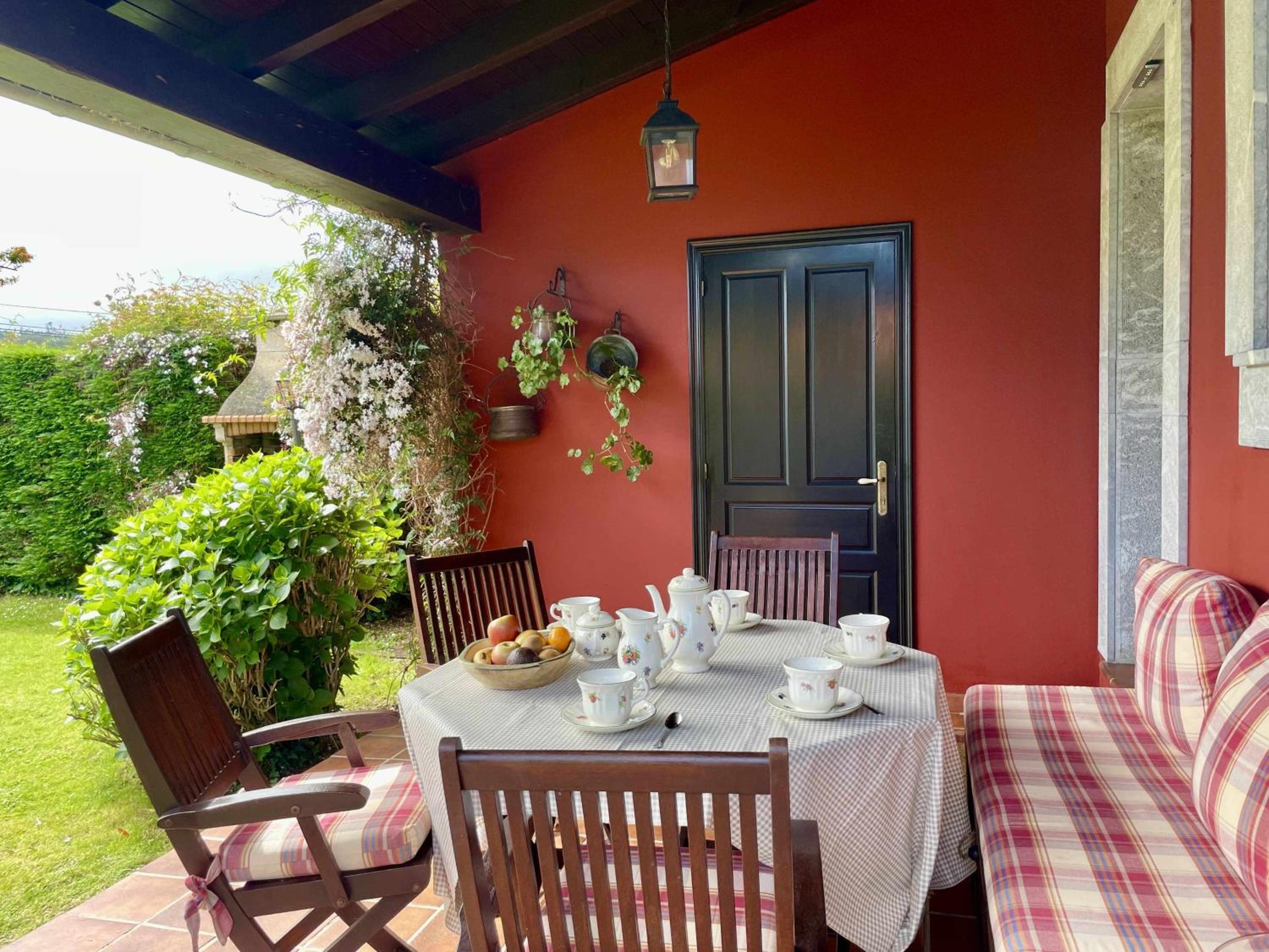 Villa en Llanes con jardín cerca playa - Castañín
