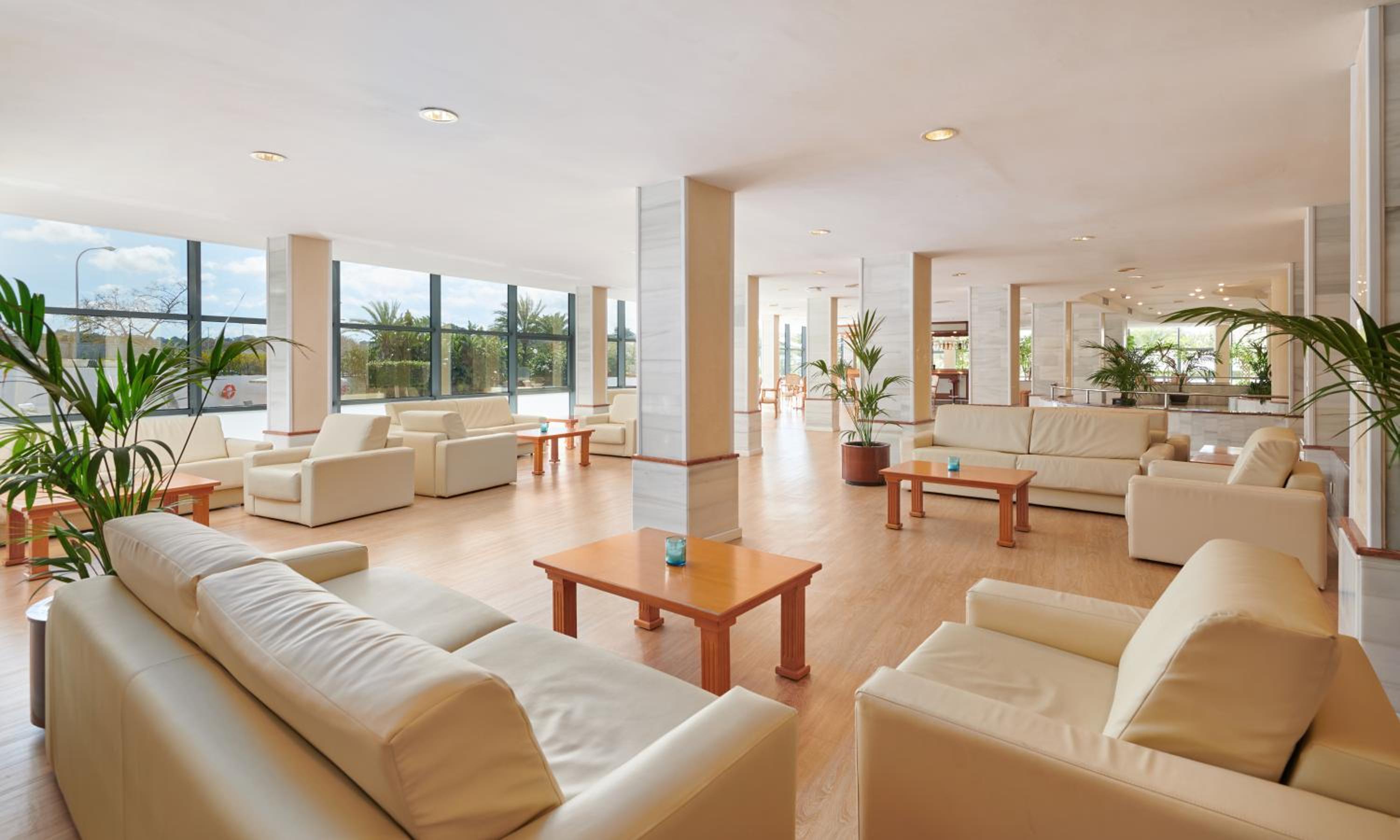 Playa de Palma Vacations - Grupotel Taurus Park - Property Image 2