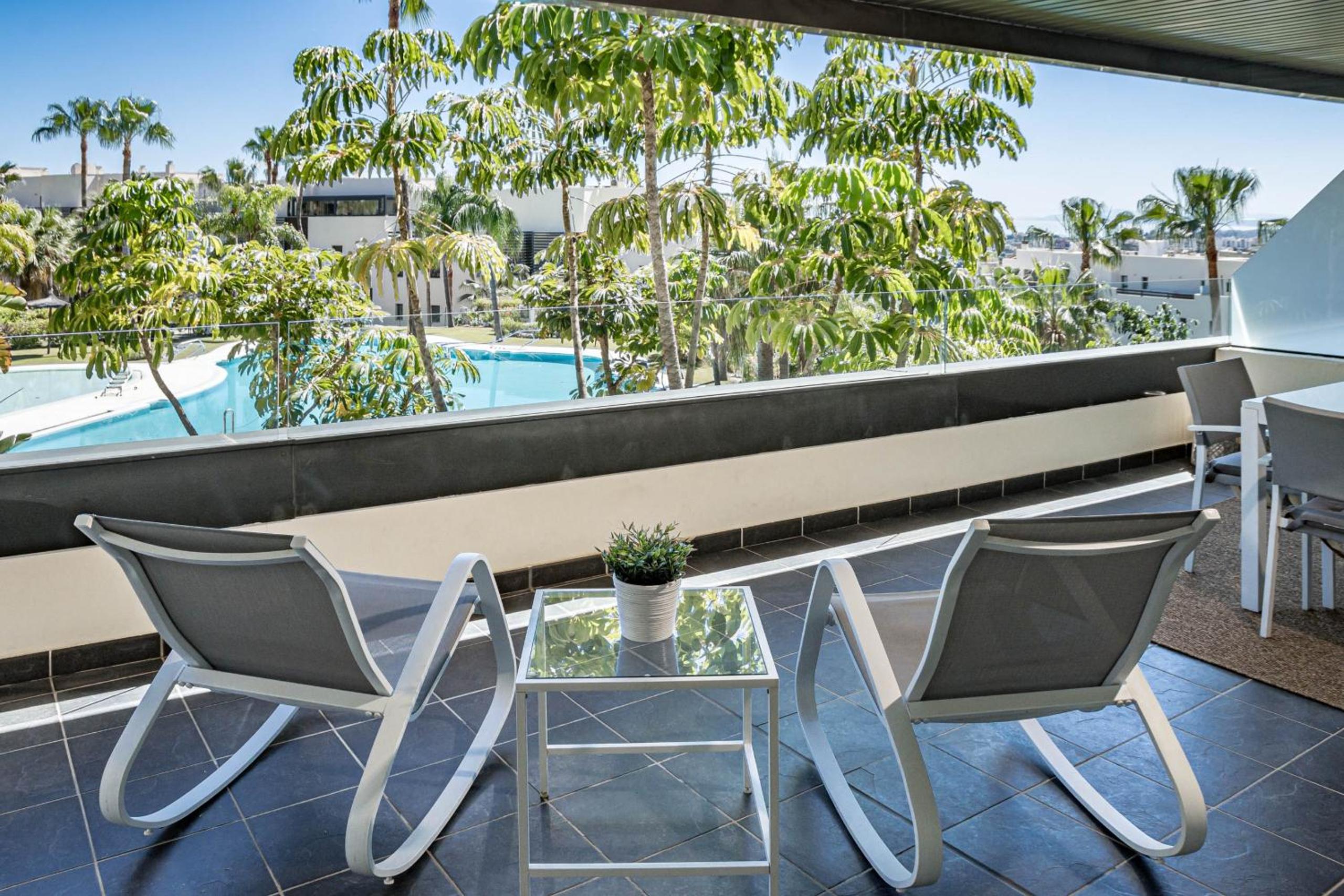 Hotel H19 - Hoyo 19 Estepona by Roomservices - Image 1