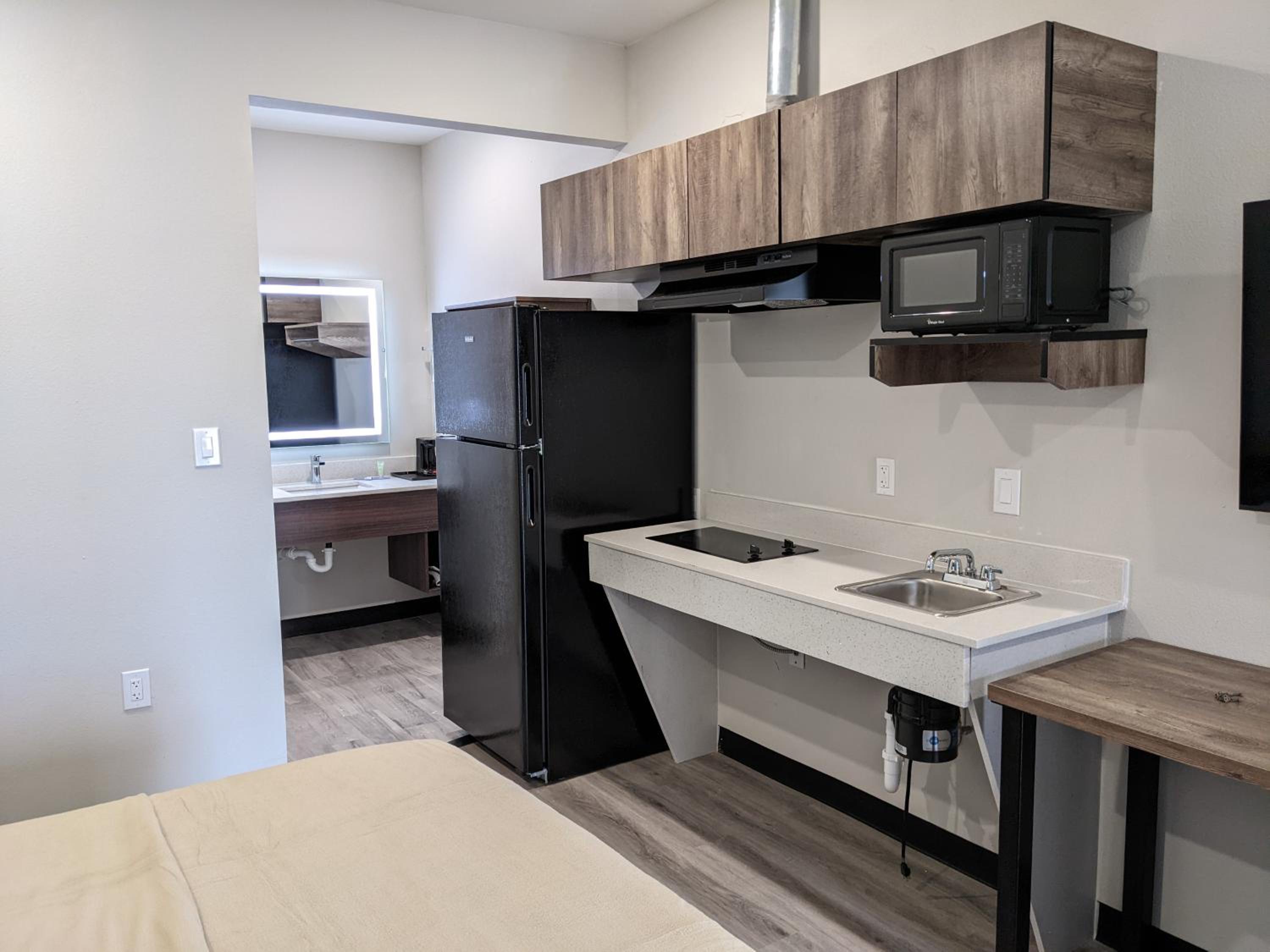 Captain Suites view 4