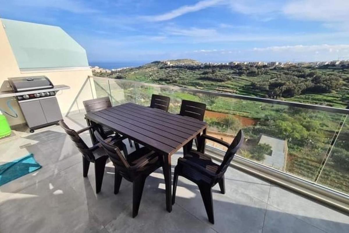 Stunning Apartment with pool-Hosted by Sweetstay view 5