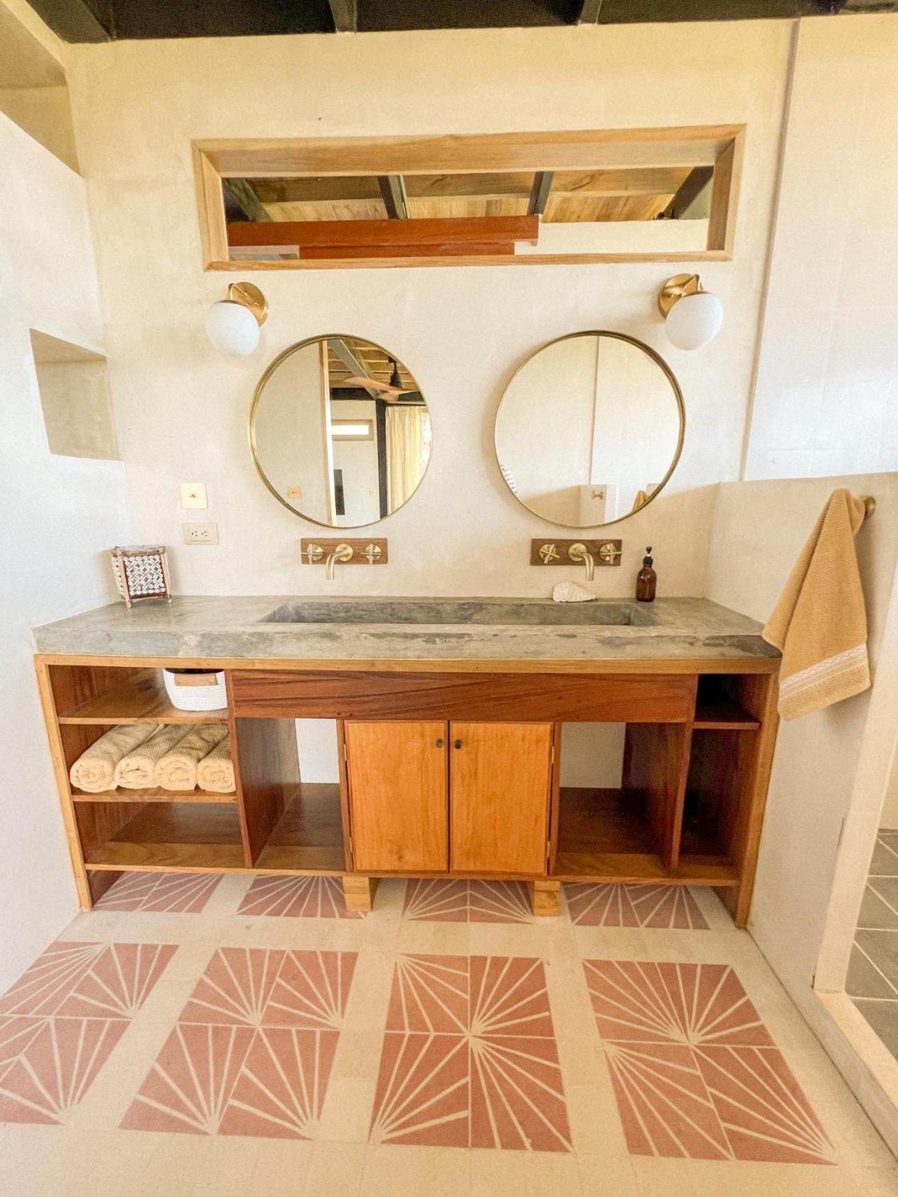 Ocean View Modern Jungle Vacation Home - Walking Distance to Playa Mal Pais