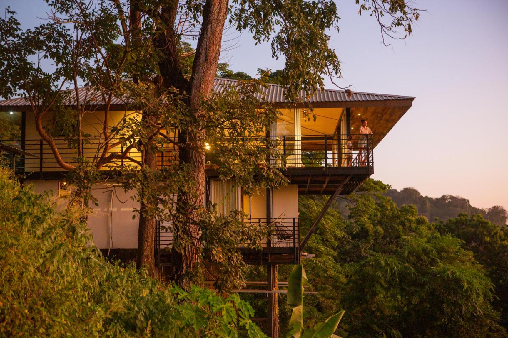 Ocean View Modern Jungle Vacation Home - Walking Distance to Playa Mal Pais