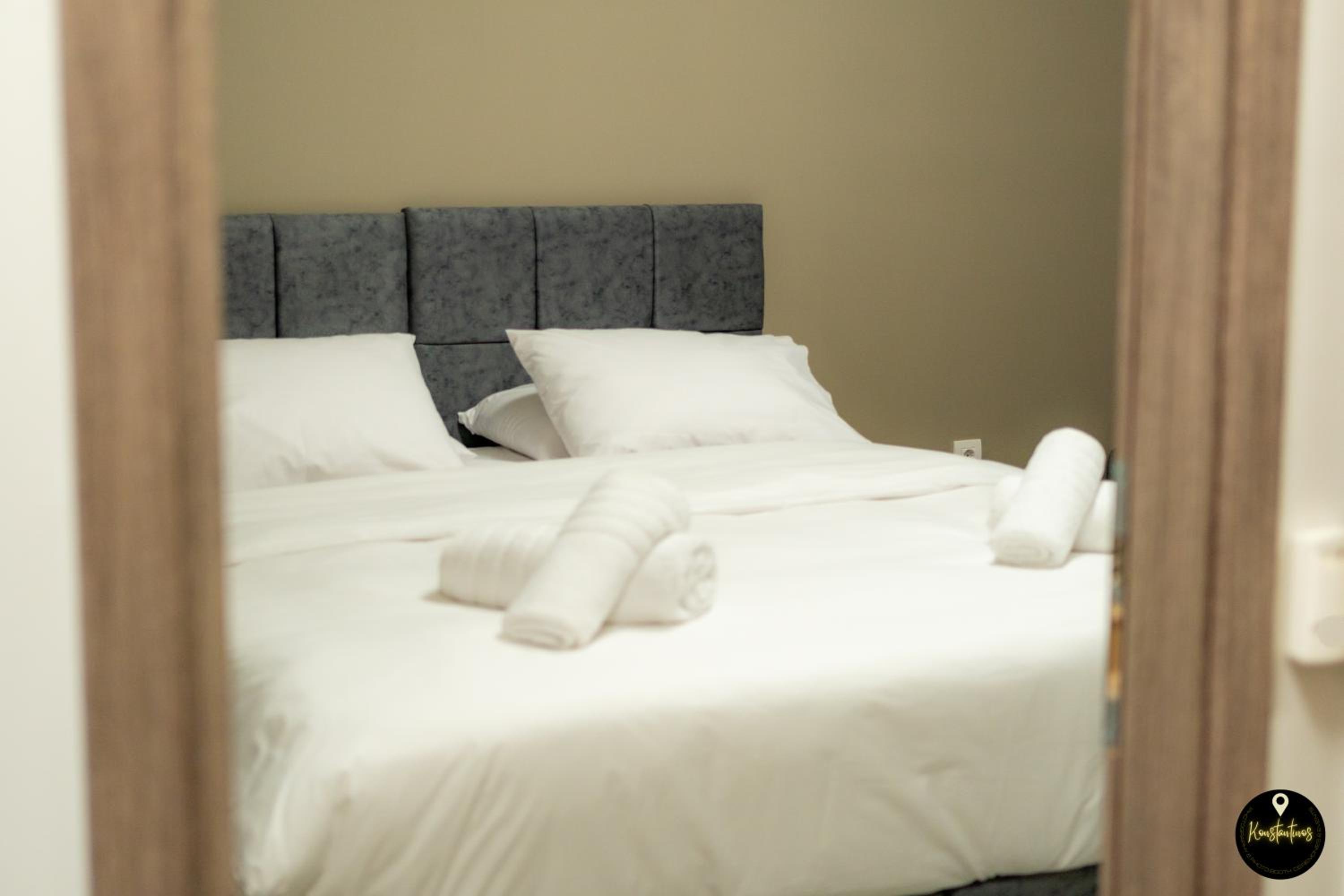 Pinolia Rooms