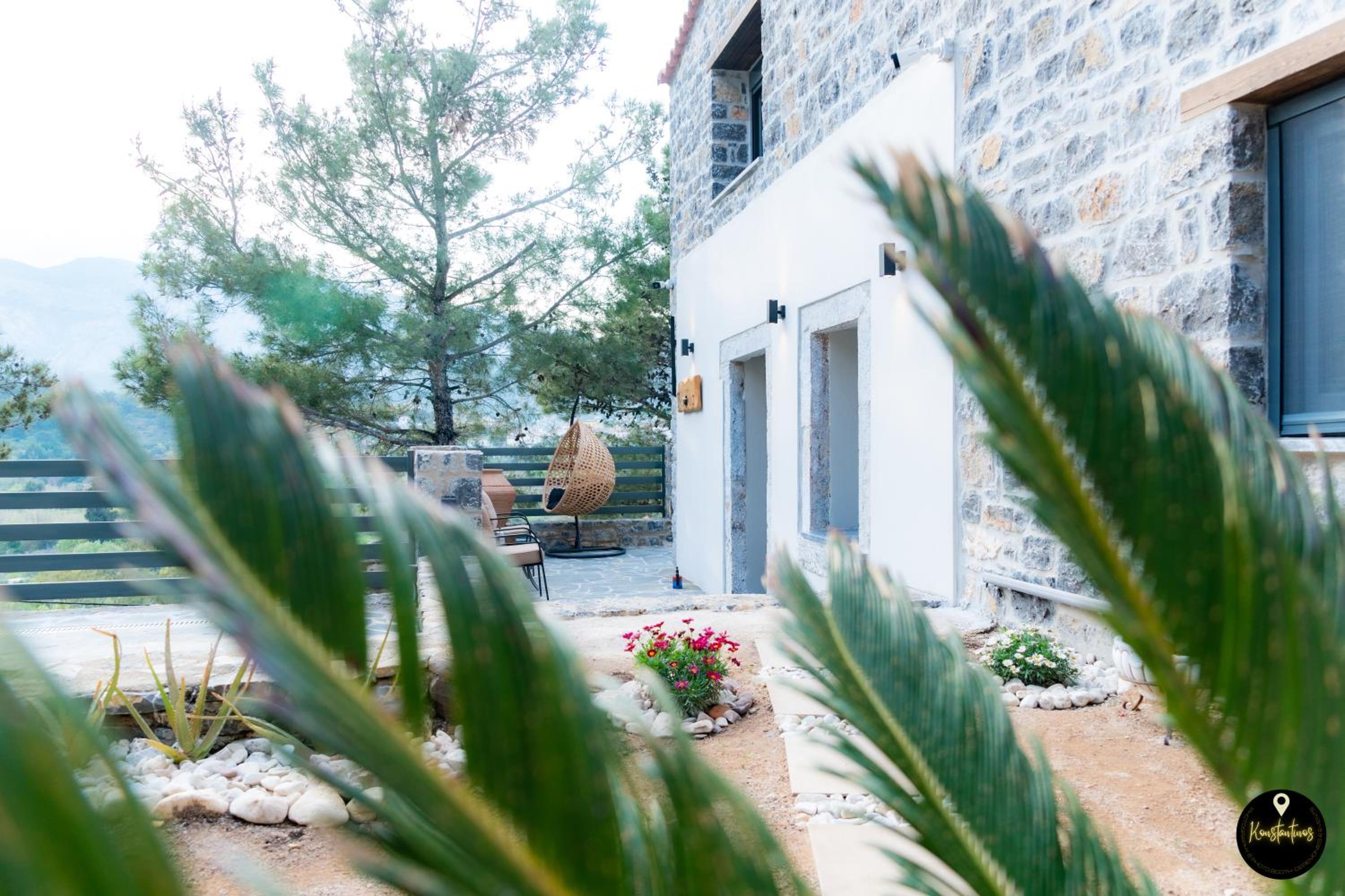 Pinolia Rooms