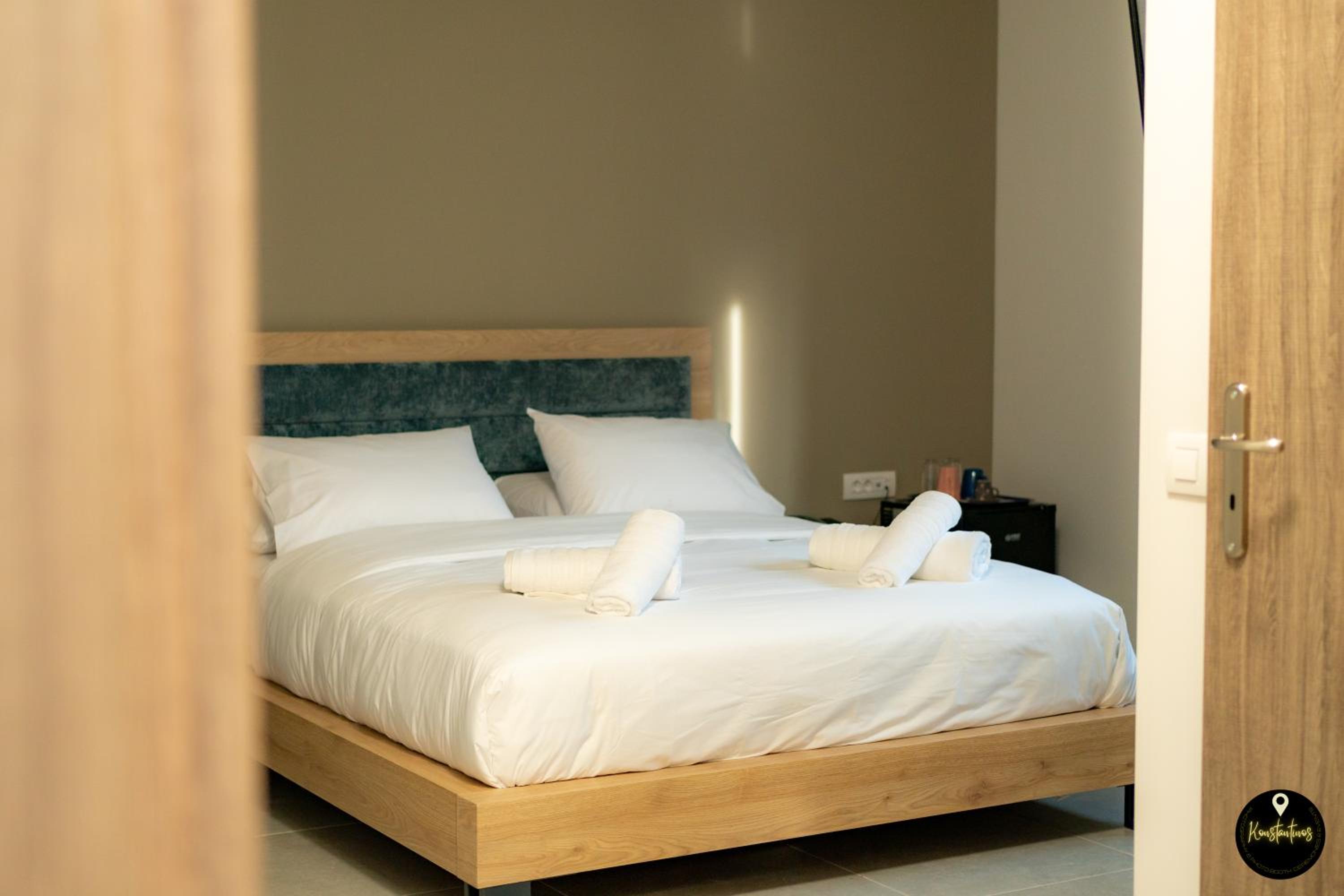 Pinolia Rooms