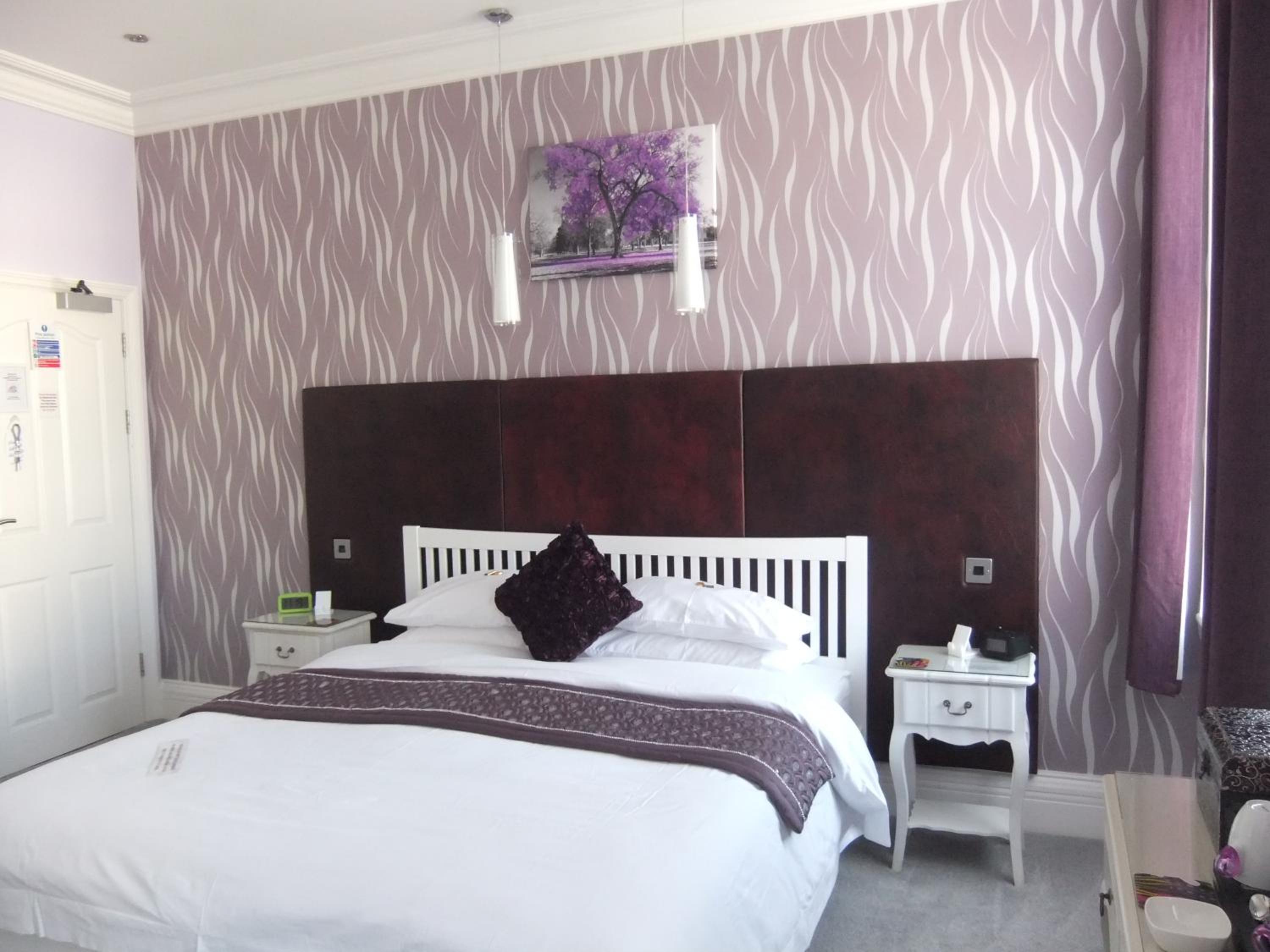 FourRooms - Couples Only view 4