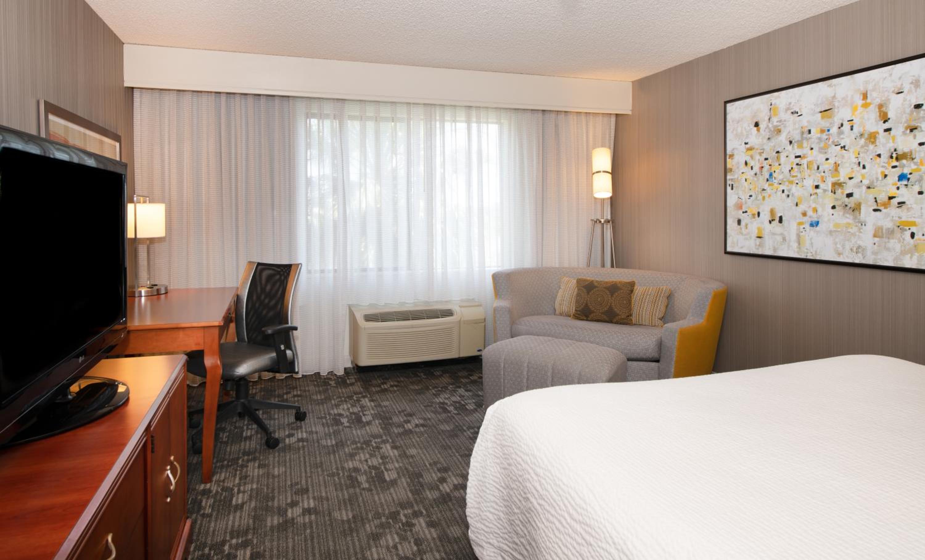 San Jose Vacations - Courtyard by Marriott Newark Silicon Valley - Property Image 2