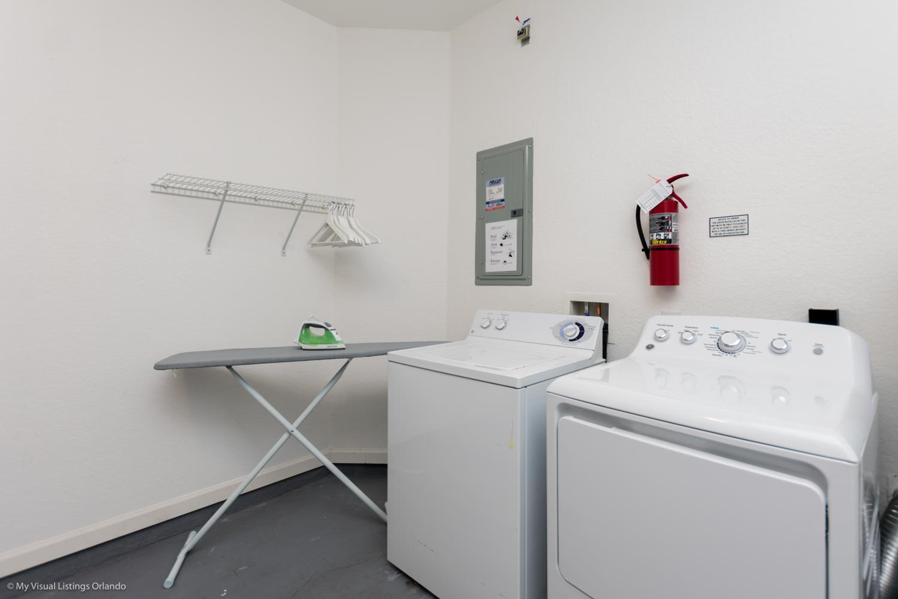Beautiful Newly Updated Townhome Sleeps 10