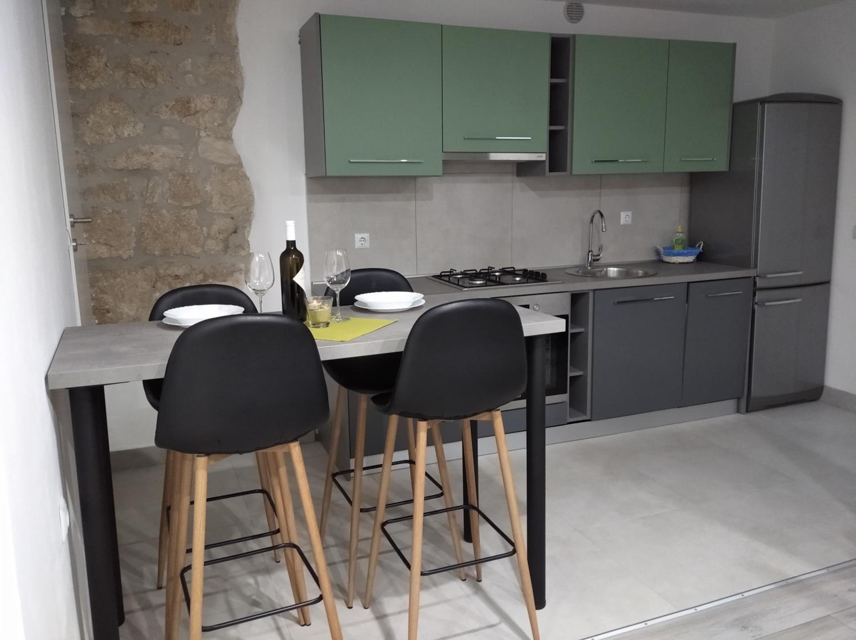 Apartman Lari