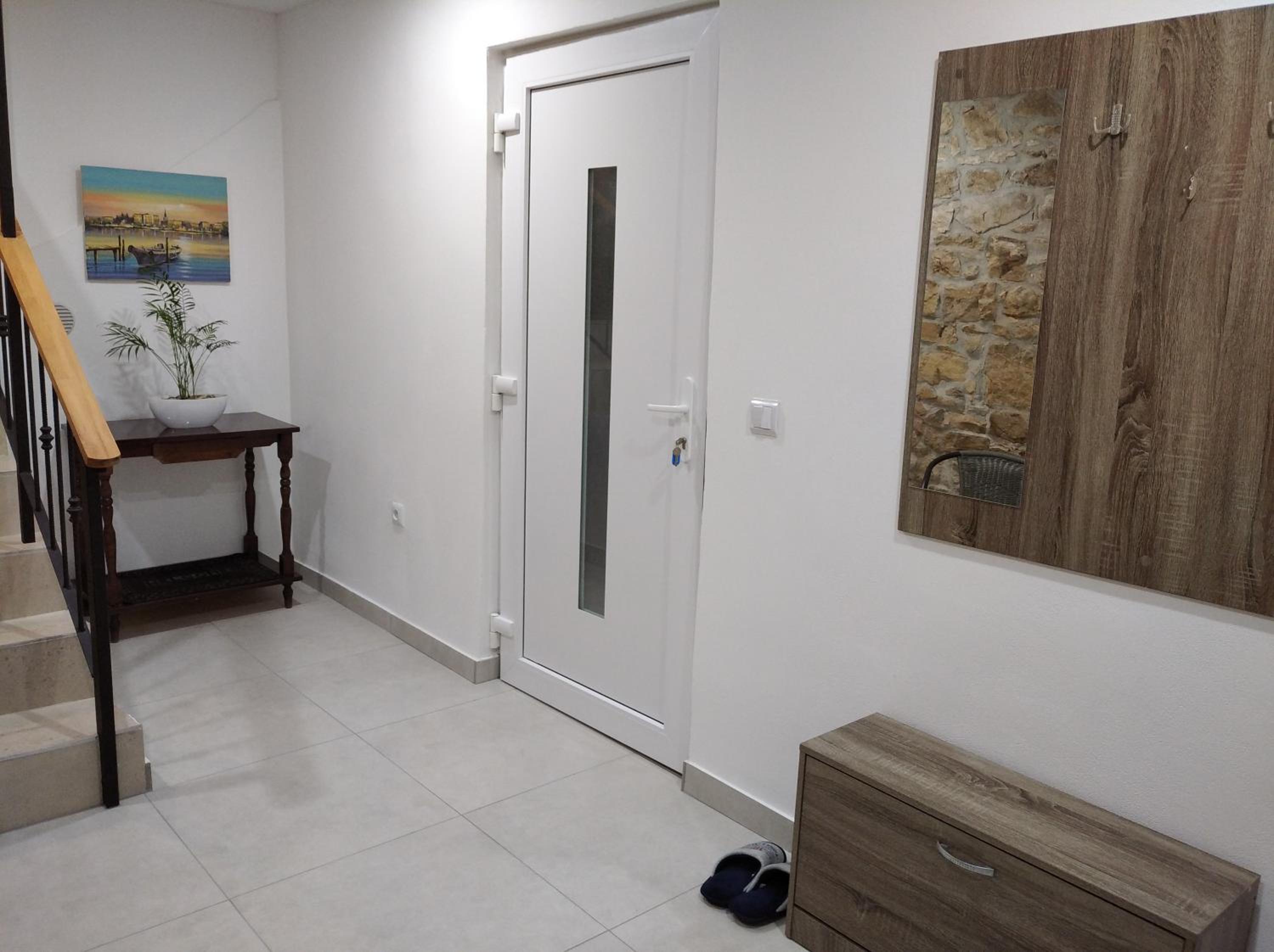 Apartman Lari
