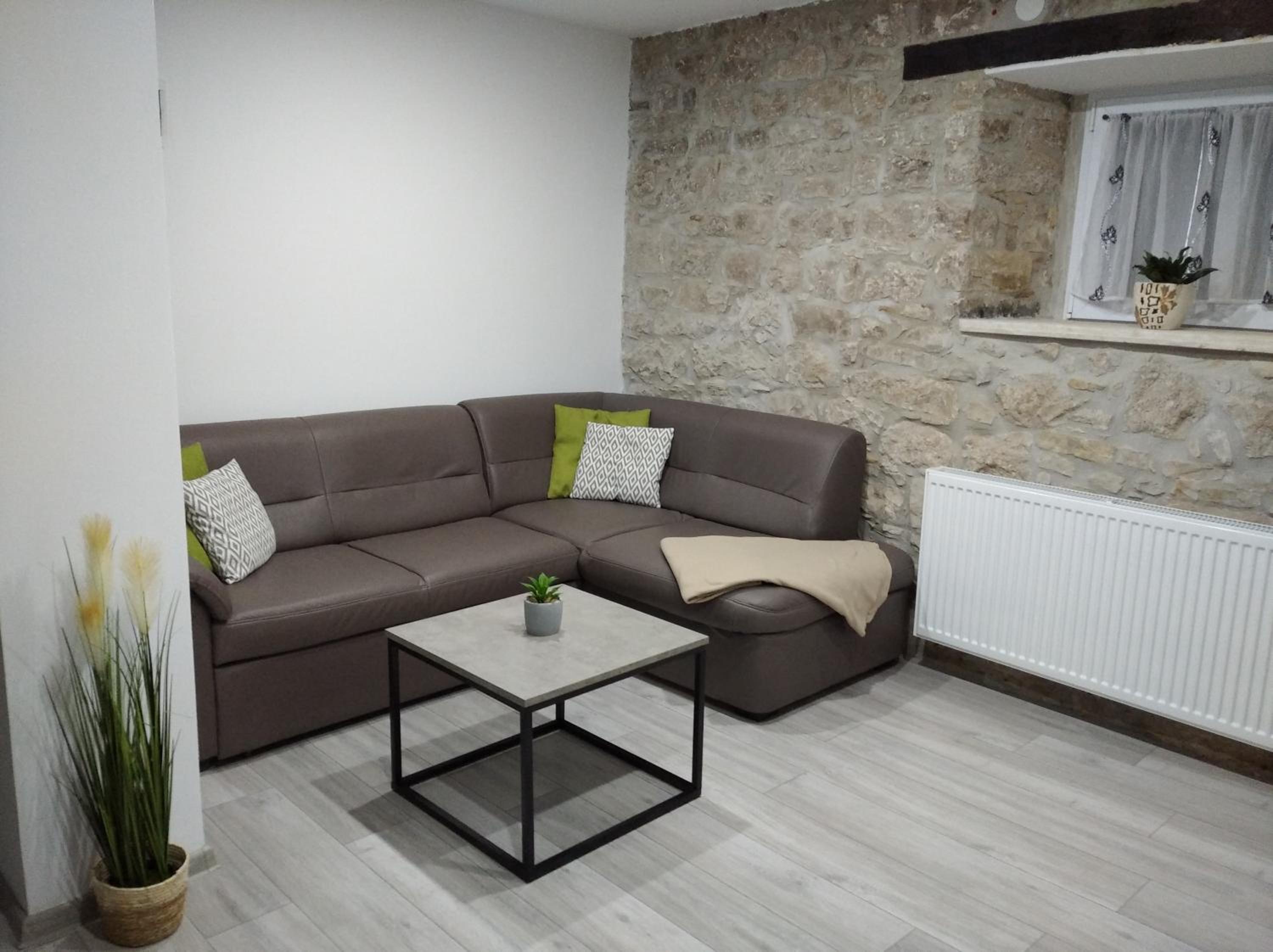 Apartman Lari