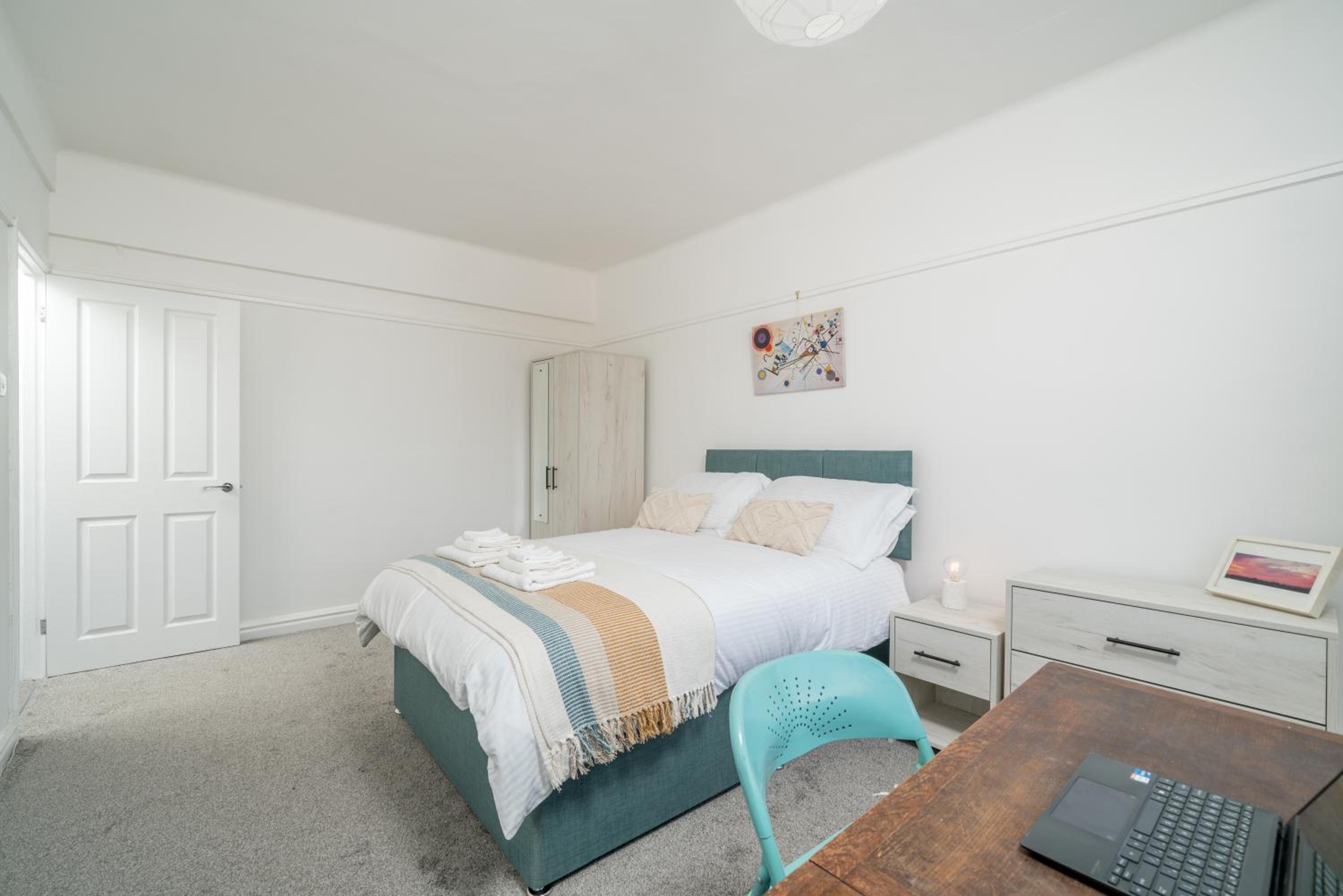 Bright West Hampstead Retreat