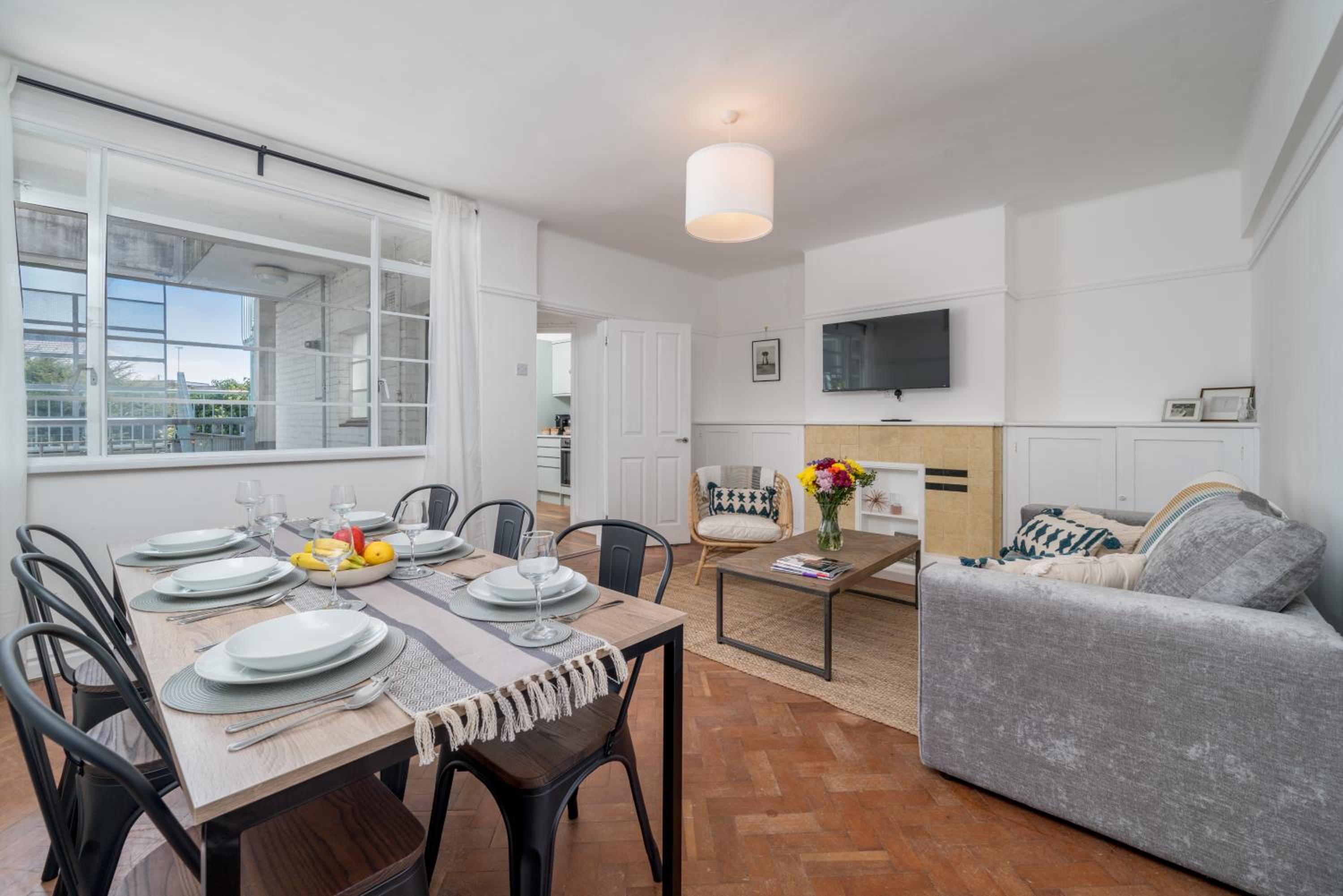Bright West Hampstead Retreat