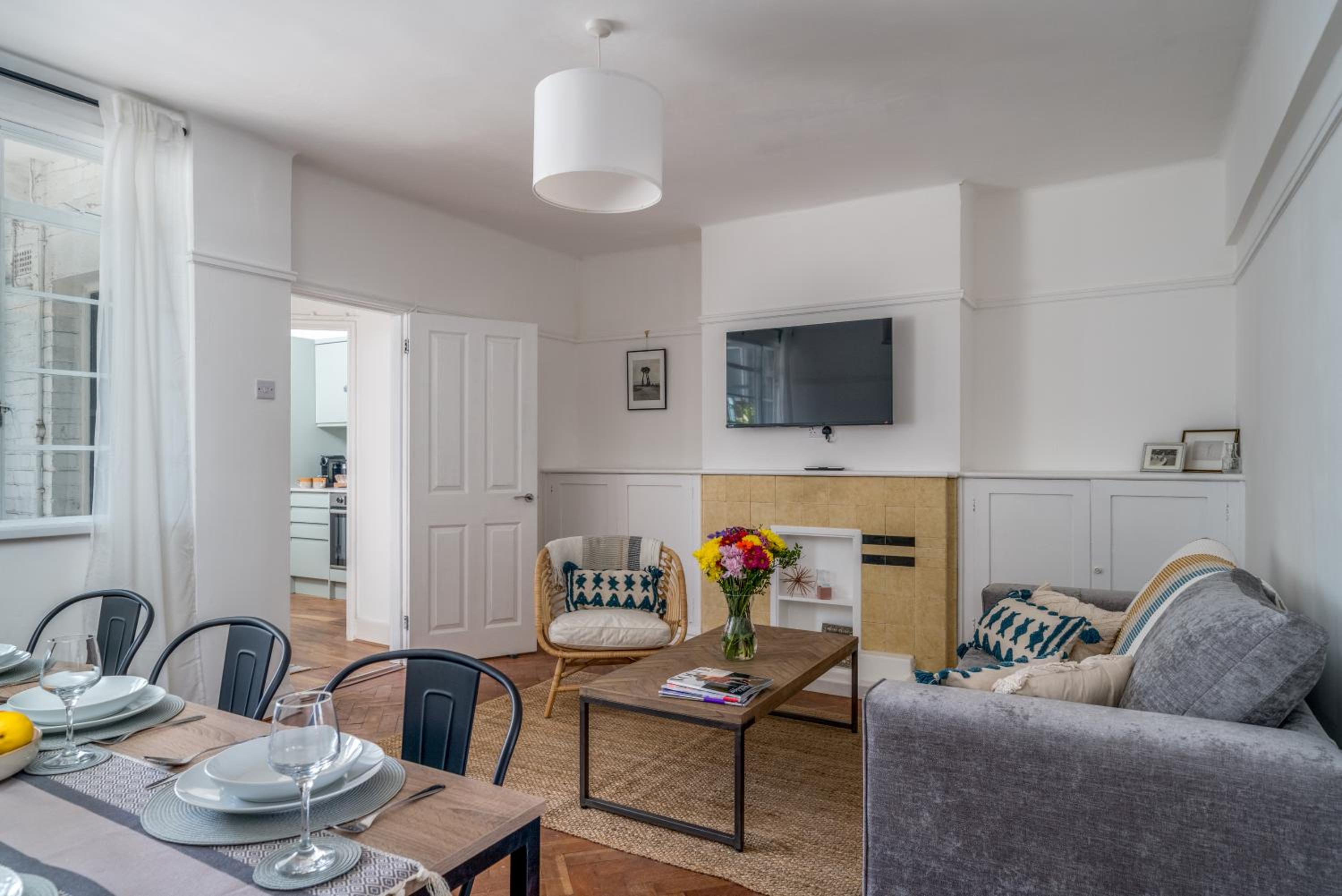 Bright West Hampstead Retreat