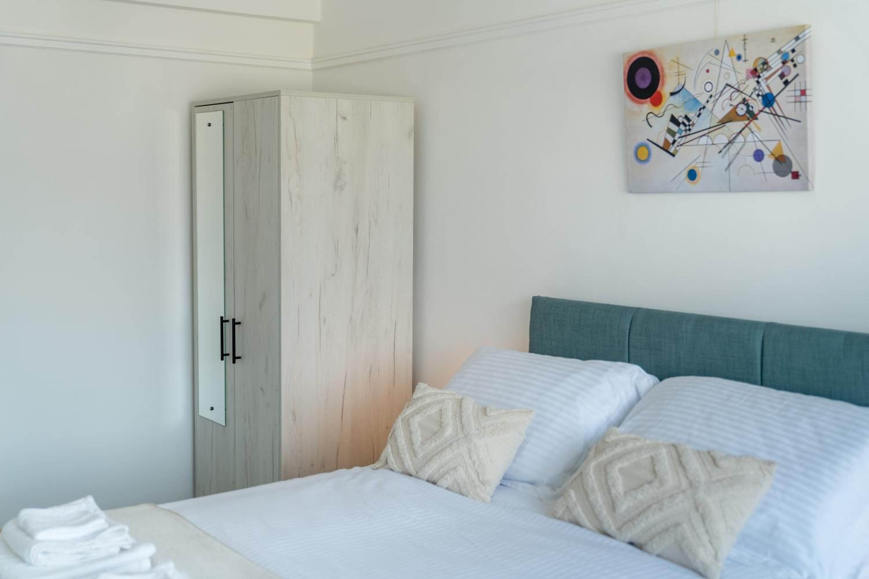 Bright West Hampstead Retreat