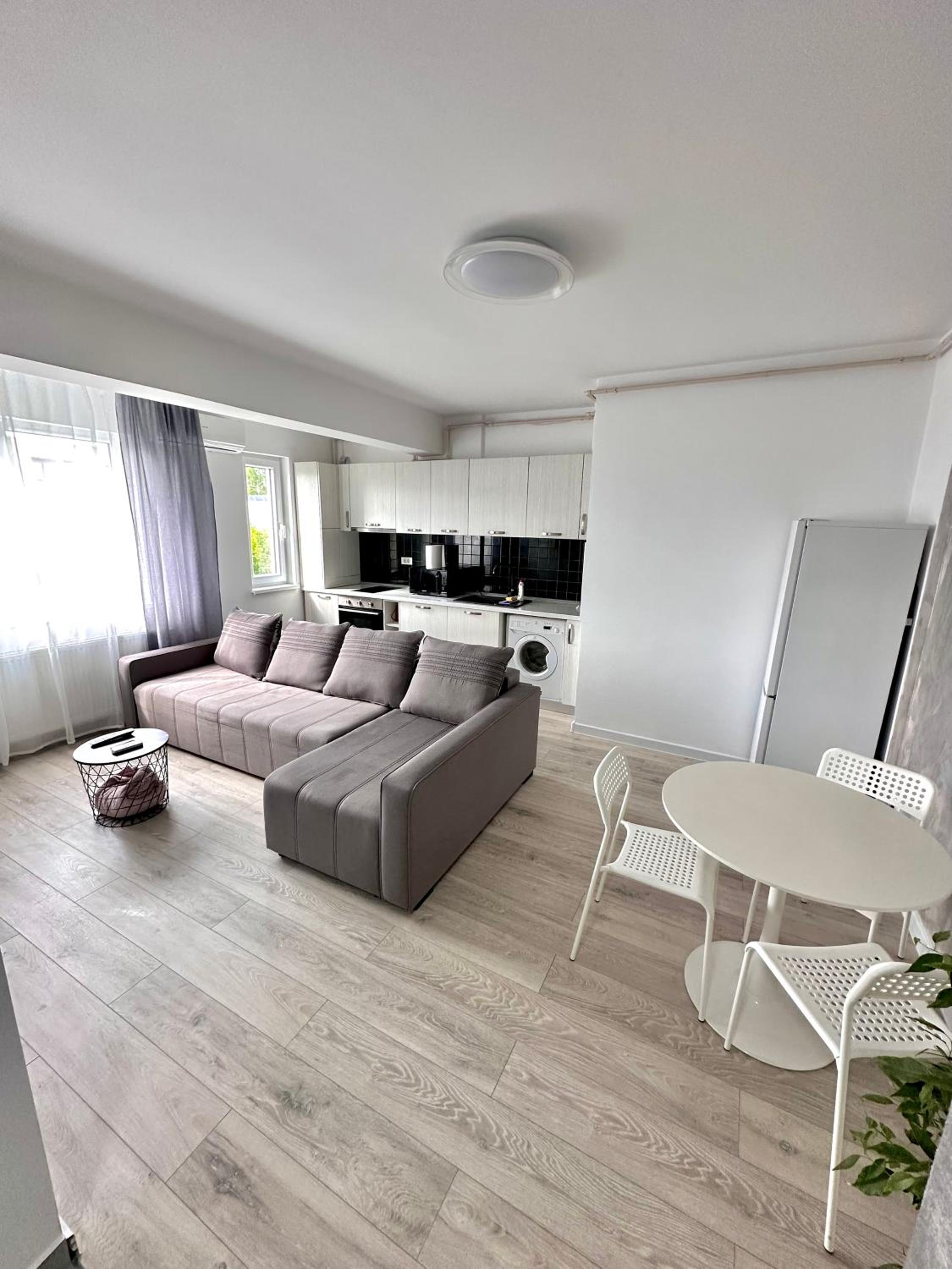 Mega Rossa Residence