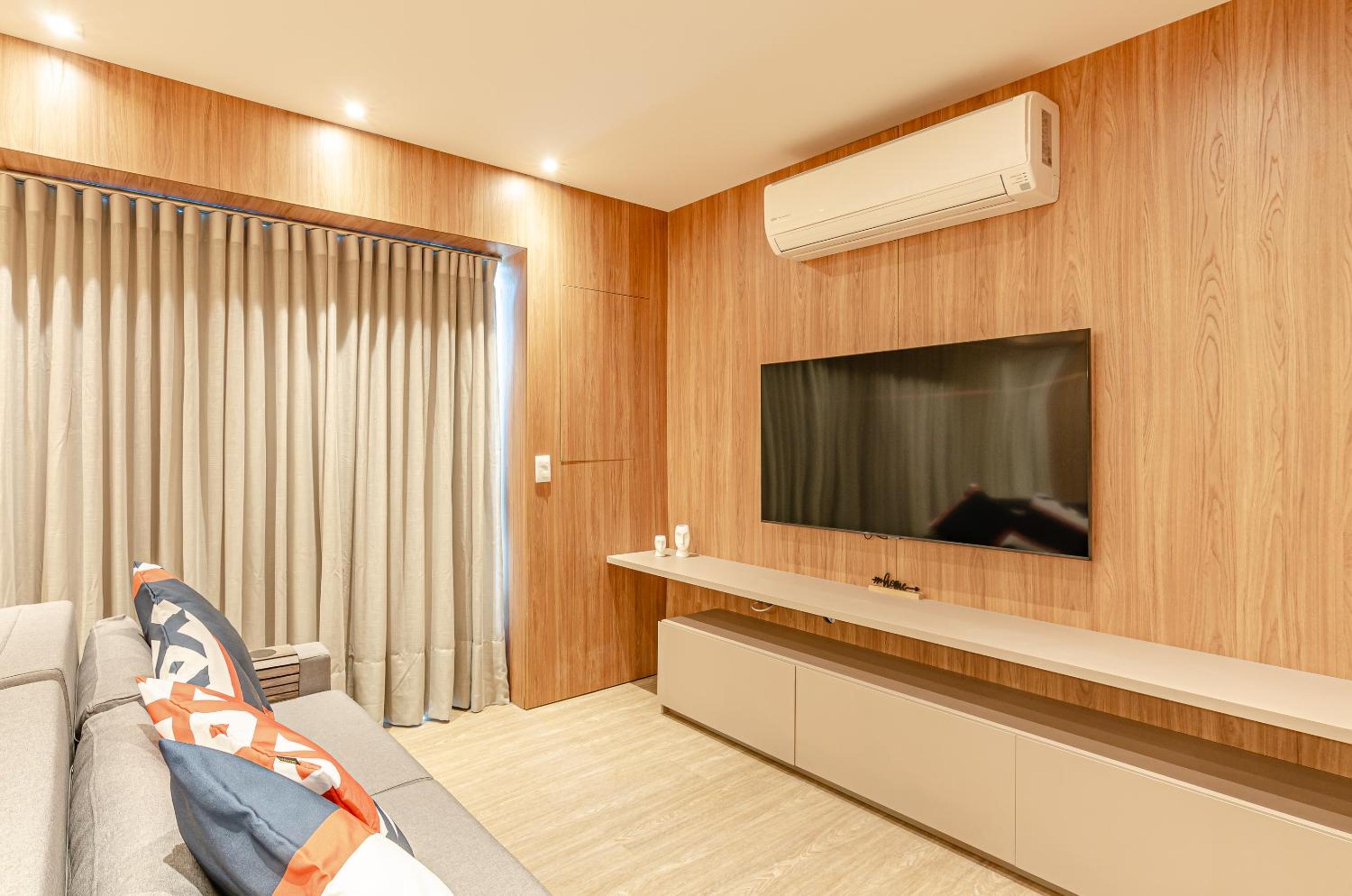Duplex Incrível, 2 Quartos, varanda, 2 vagas Batel by UROOMS