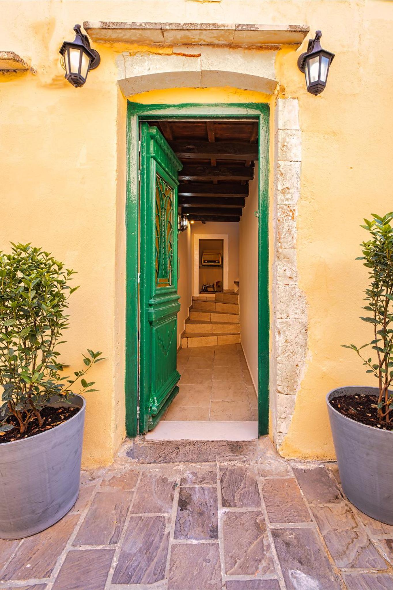 Ydragogeio Rooms Old Town