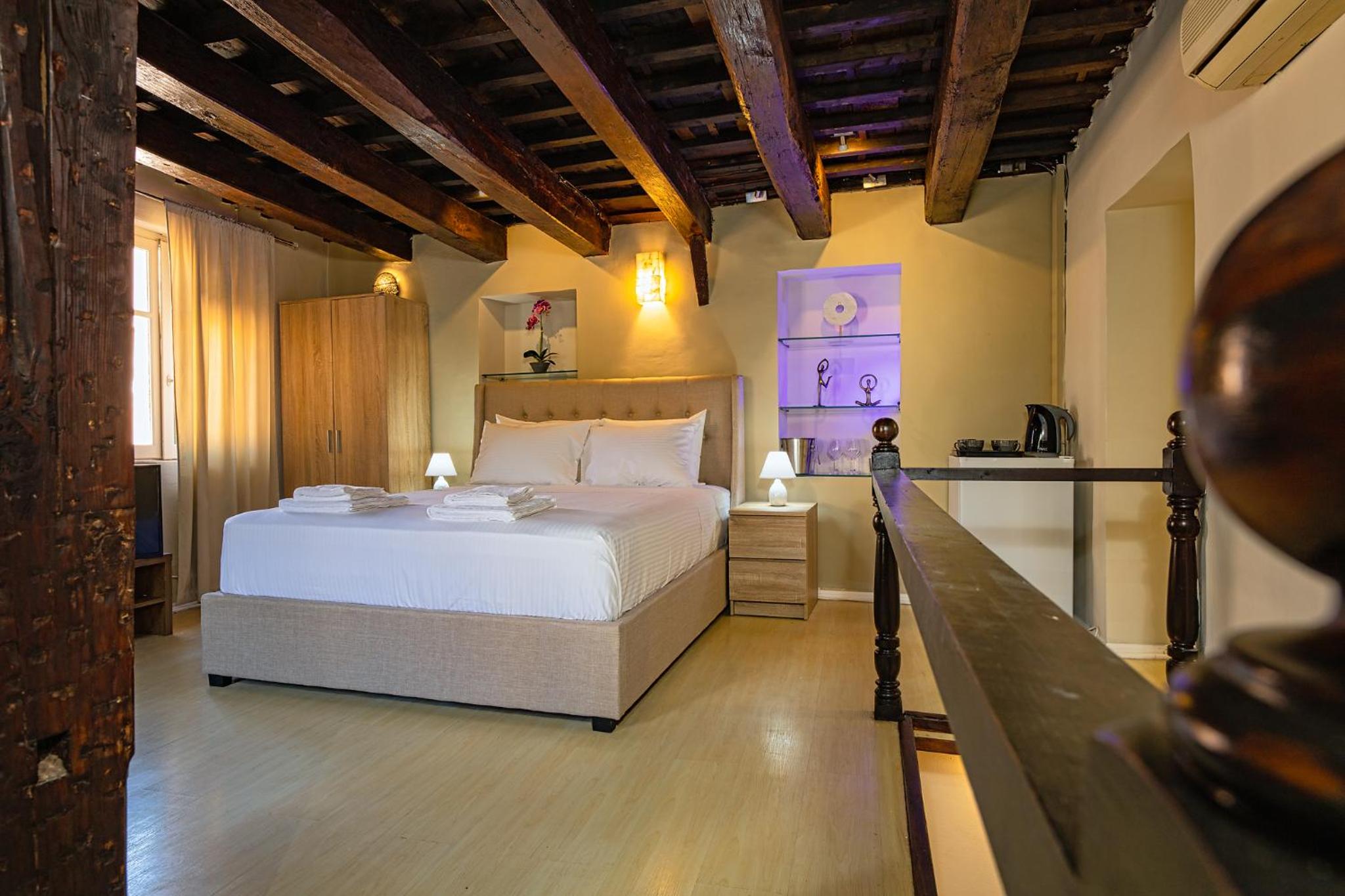 Ydragogeio Rooms Old Town