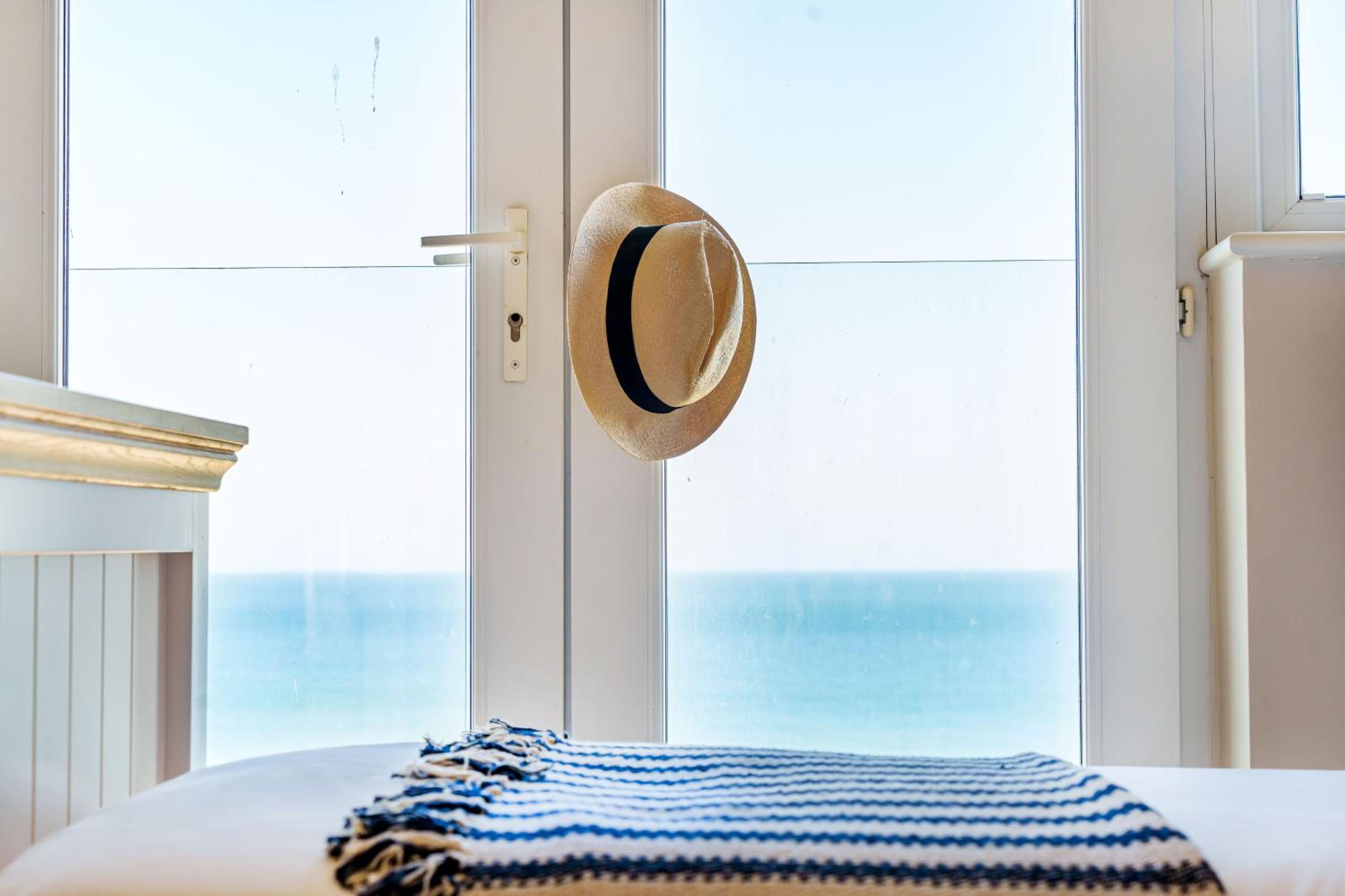 Carbis Bay - Luxury 3 Bed Penthouse Apartment with Sea Views Parking Sauna Balcony view 4