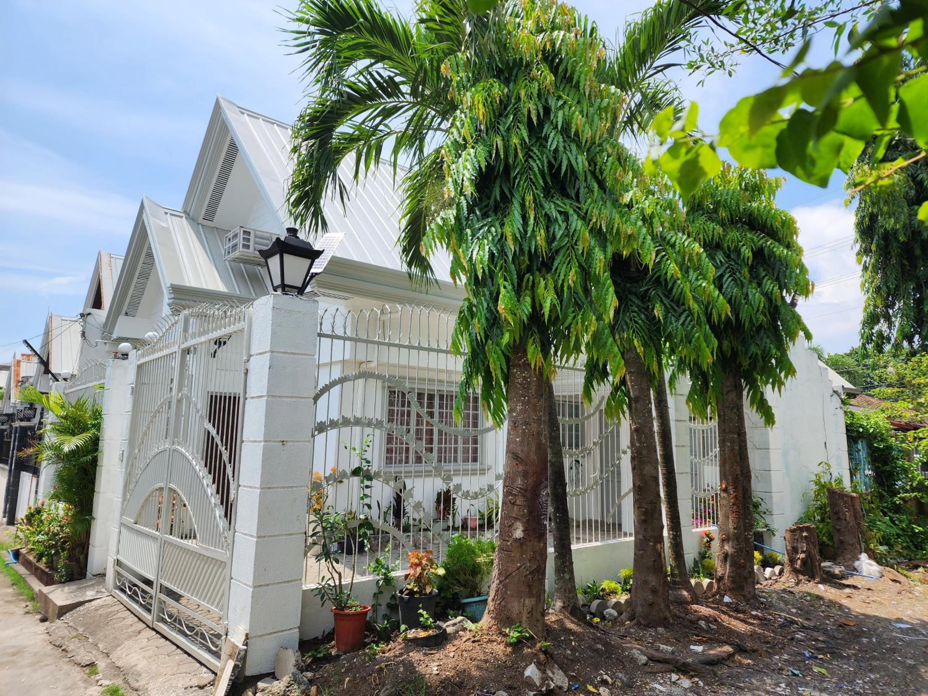 LUXURY HOME view 4