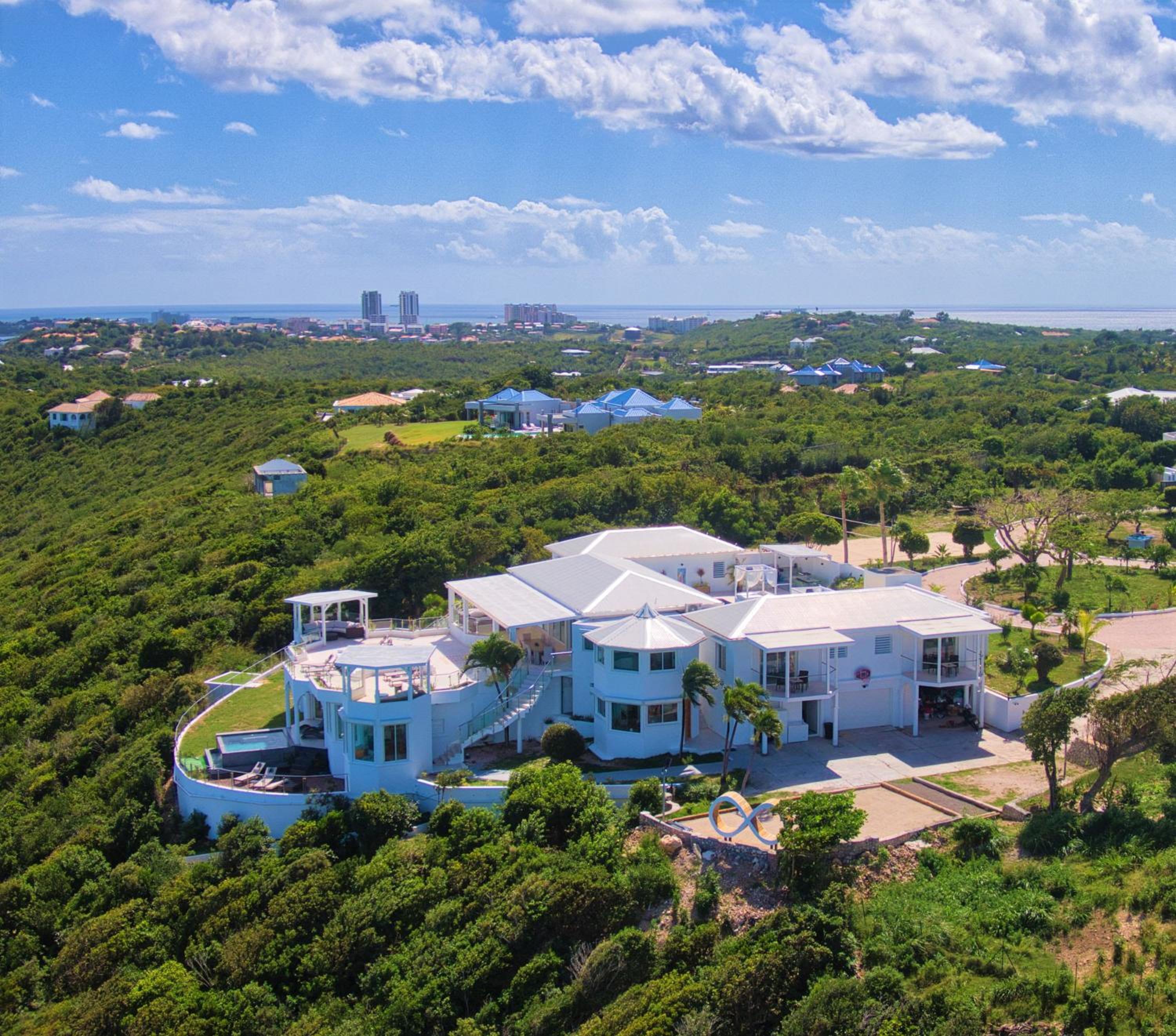 Villa Infinity Blue view 3