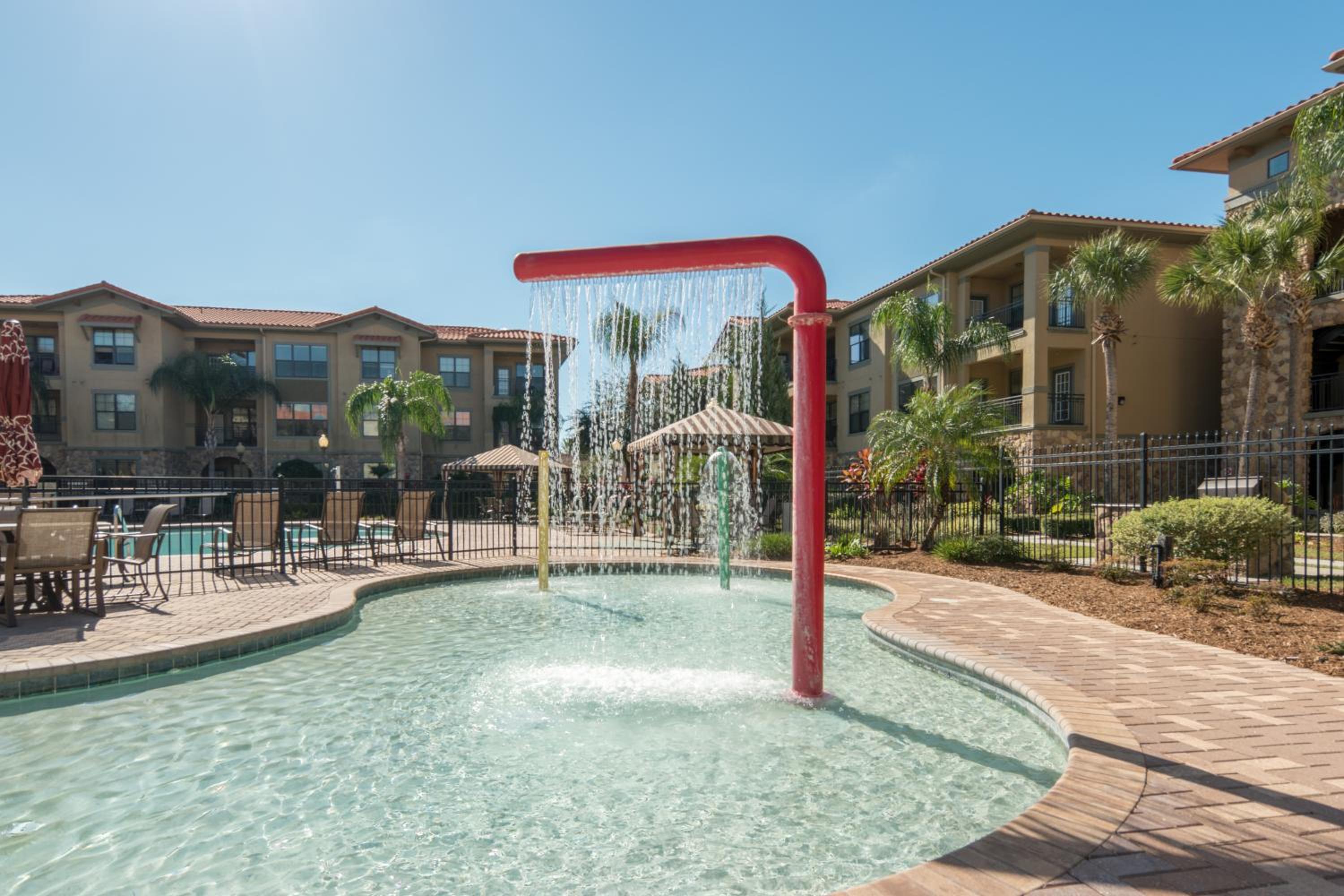 Pool view condo, 8 miles to Disney, washer, dryer, two pools, fitness room, wifi, cable view 4