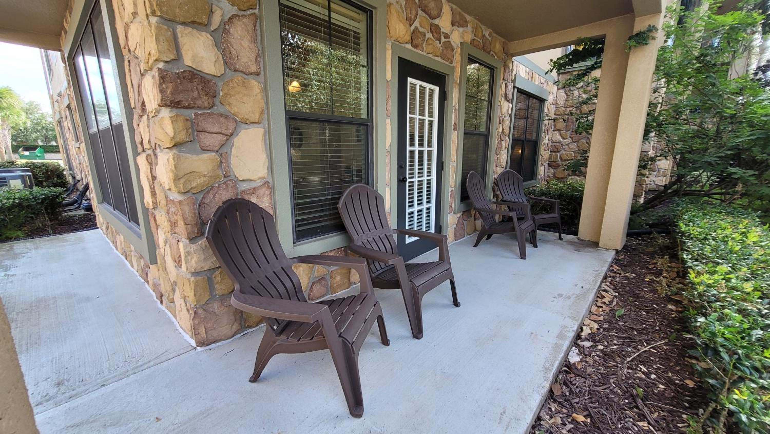 Ground floor condo, no carpet, close to community pools, fitness room, 9 miles to Disney World view 4