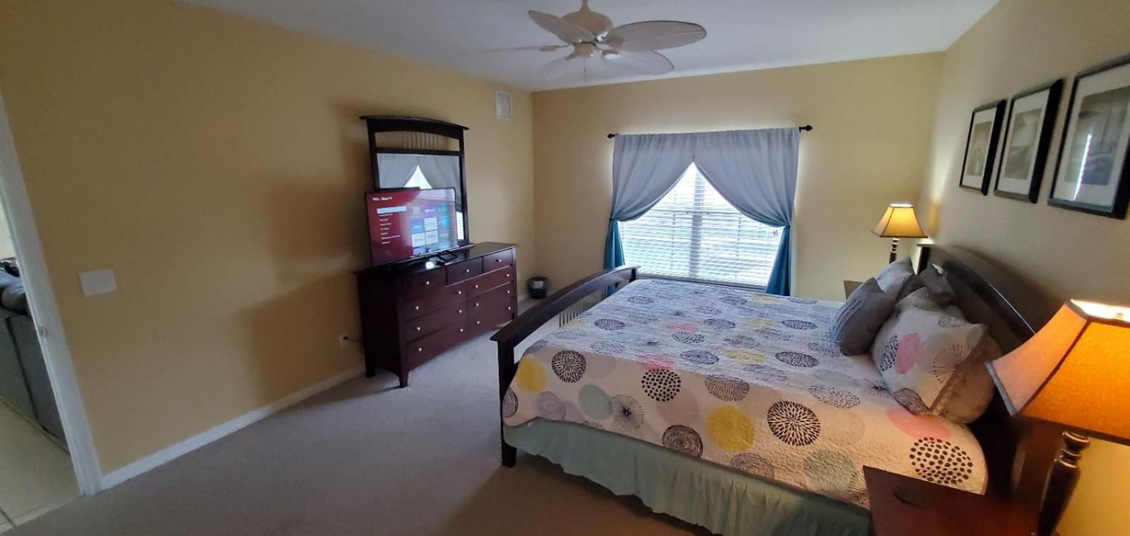10 miles to disney, private pool, washer, dryer, kitchen, games, clubhouse, fitness room view 5