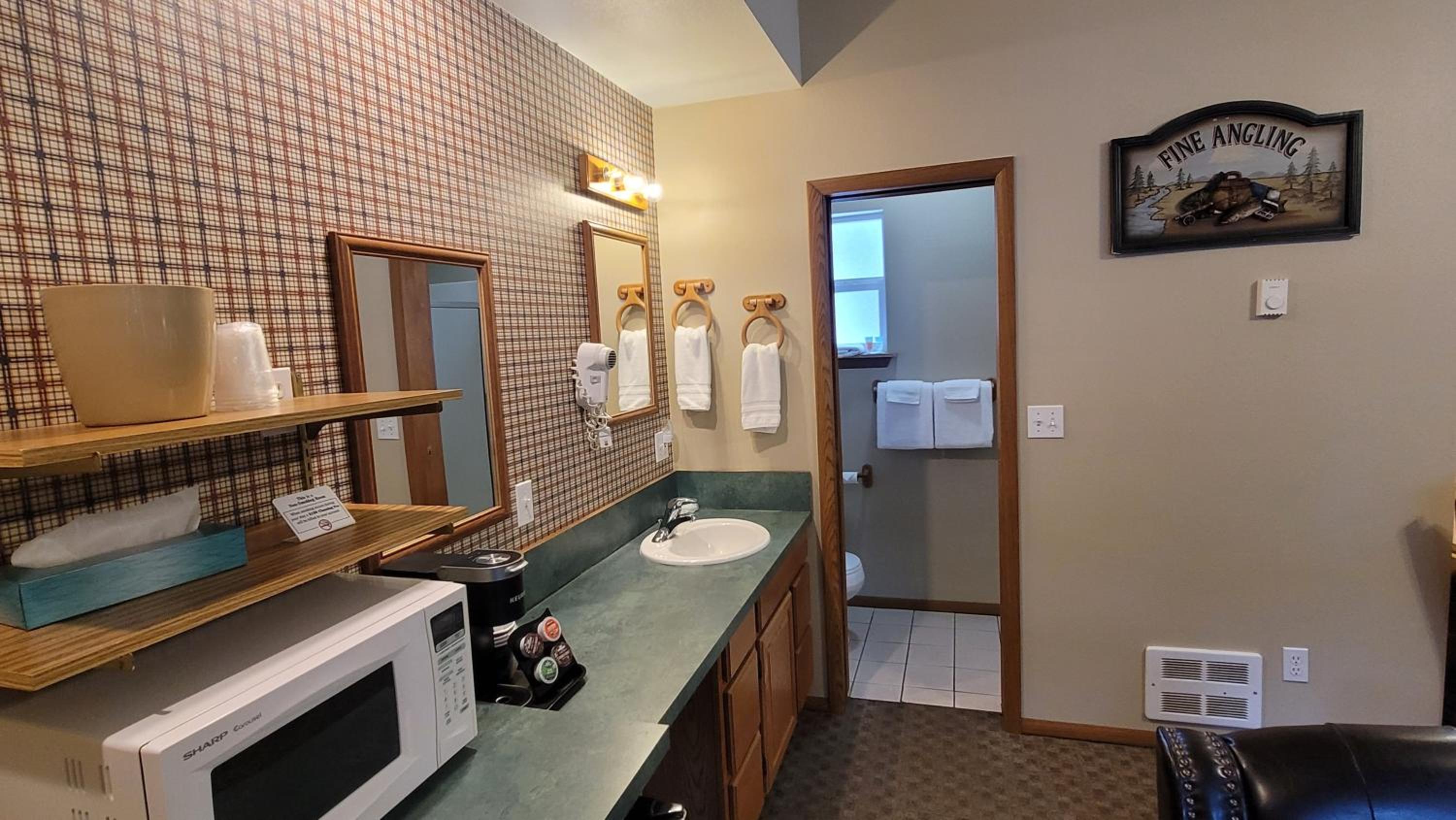 Riverfront Motel & Cabins