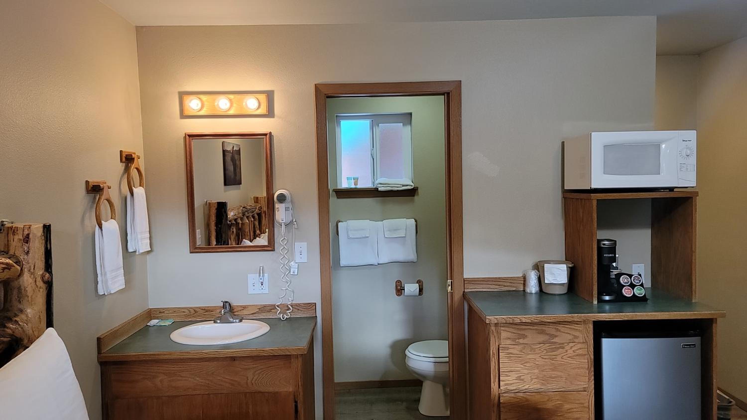 Riverfront Motel & Cabins