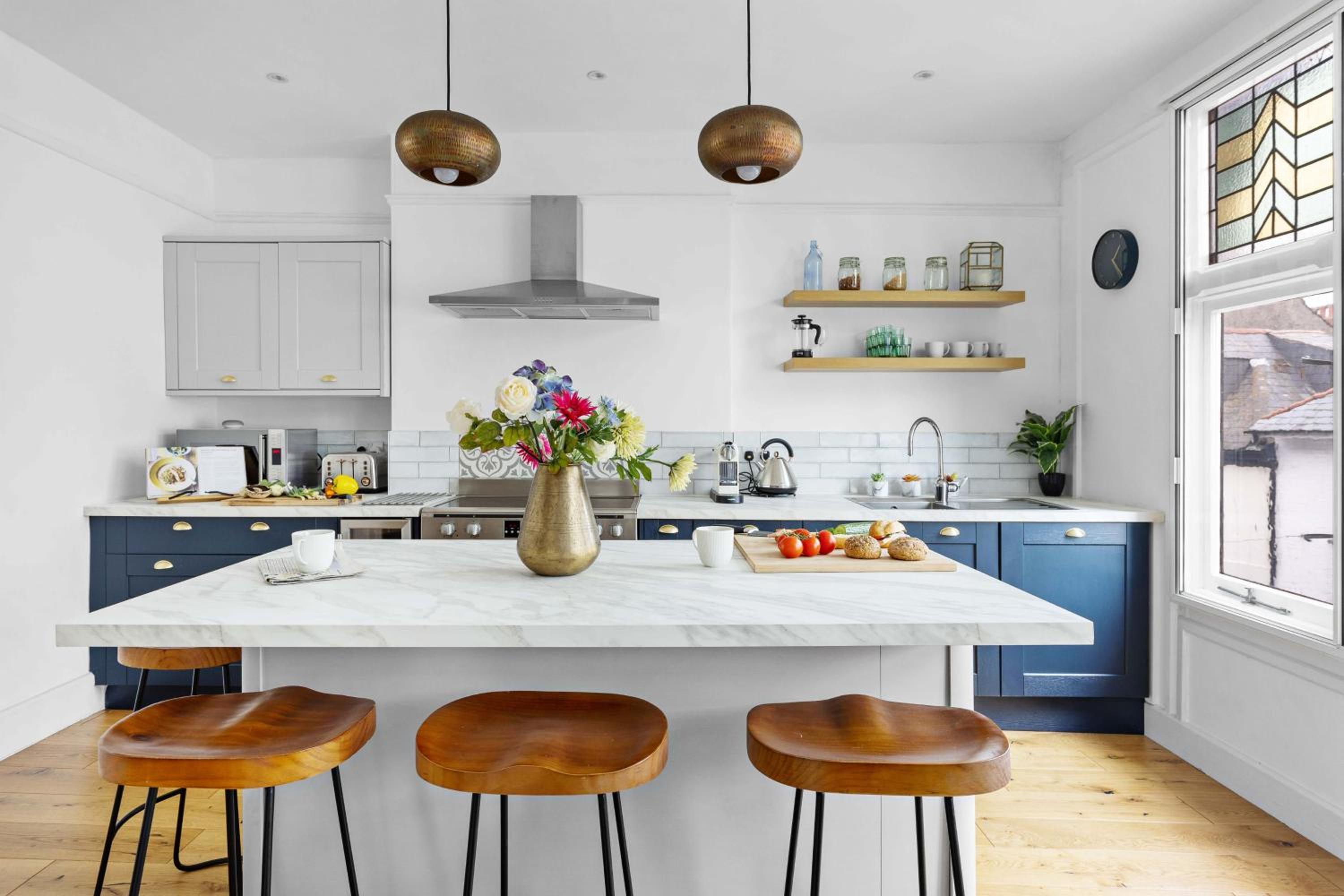 Flat 2 Fairfax Place - Modern stylish flat with plenty of charm in central Dartmouth view 4