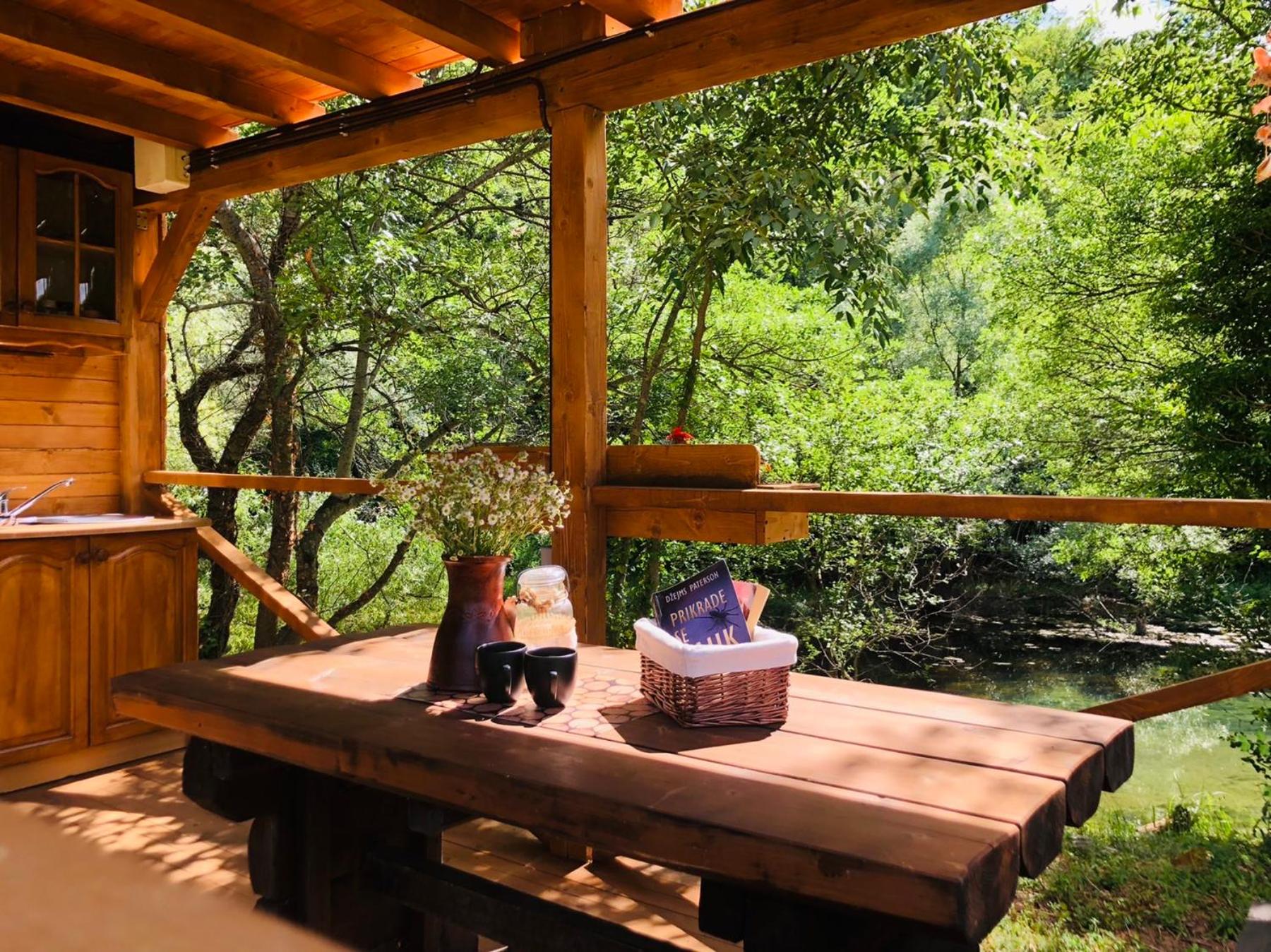 Cozy Treehouse with private sand beach