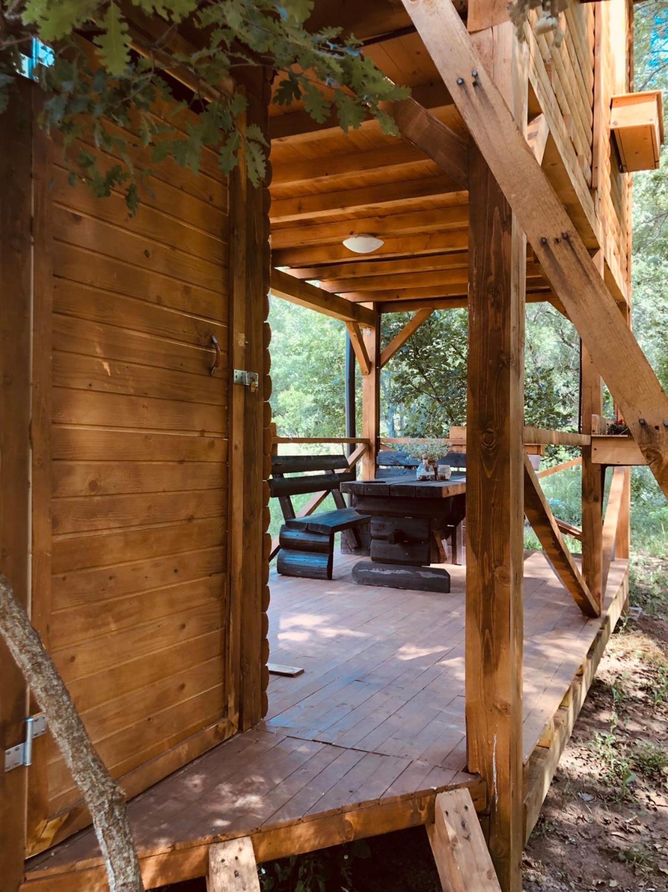 Cozy Treehouse with private sand beach