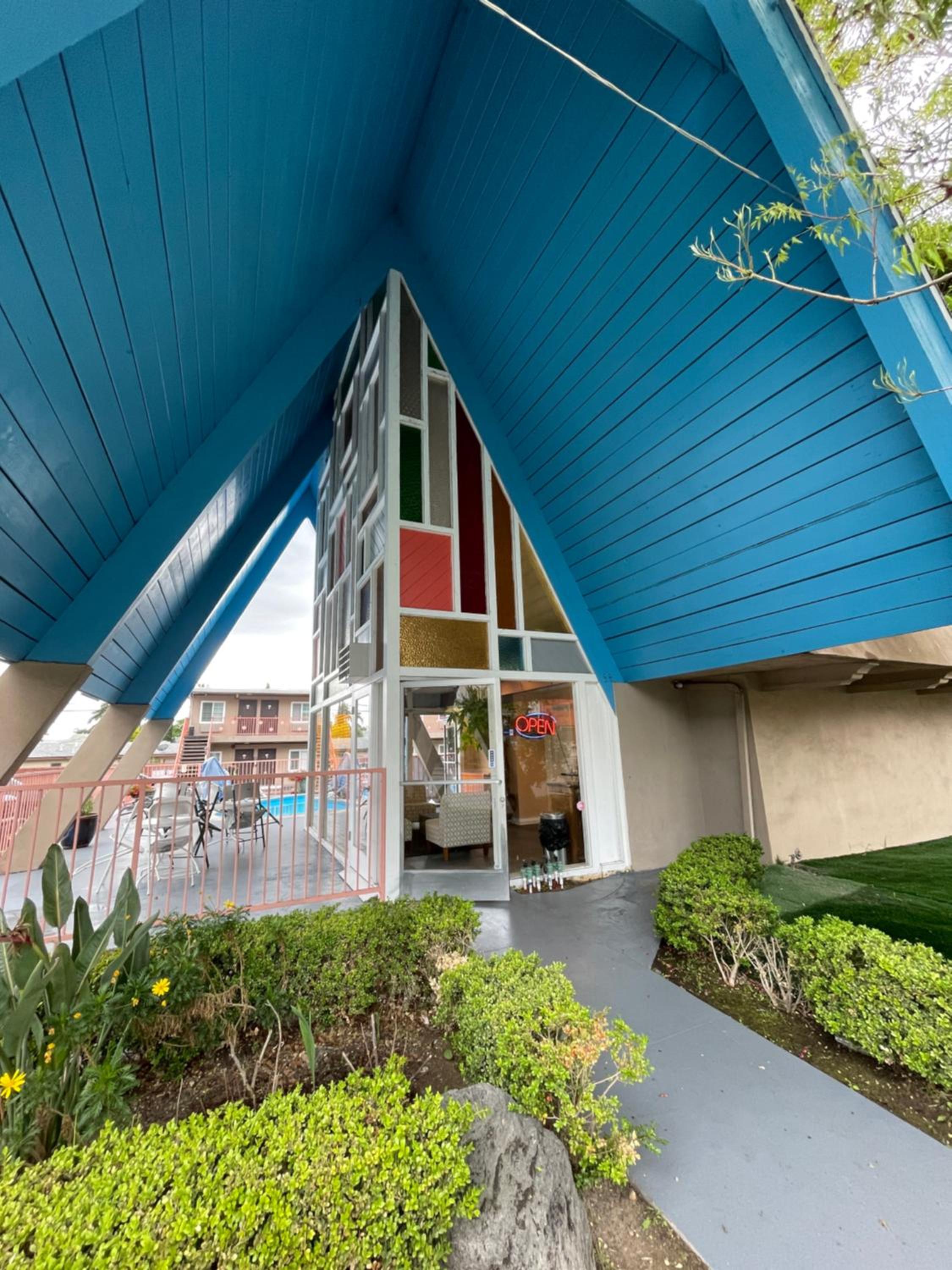 La Casa Inn 4