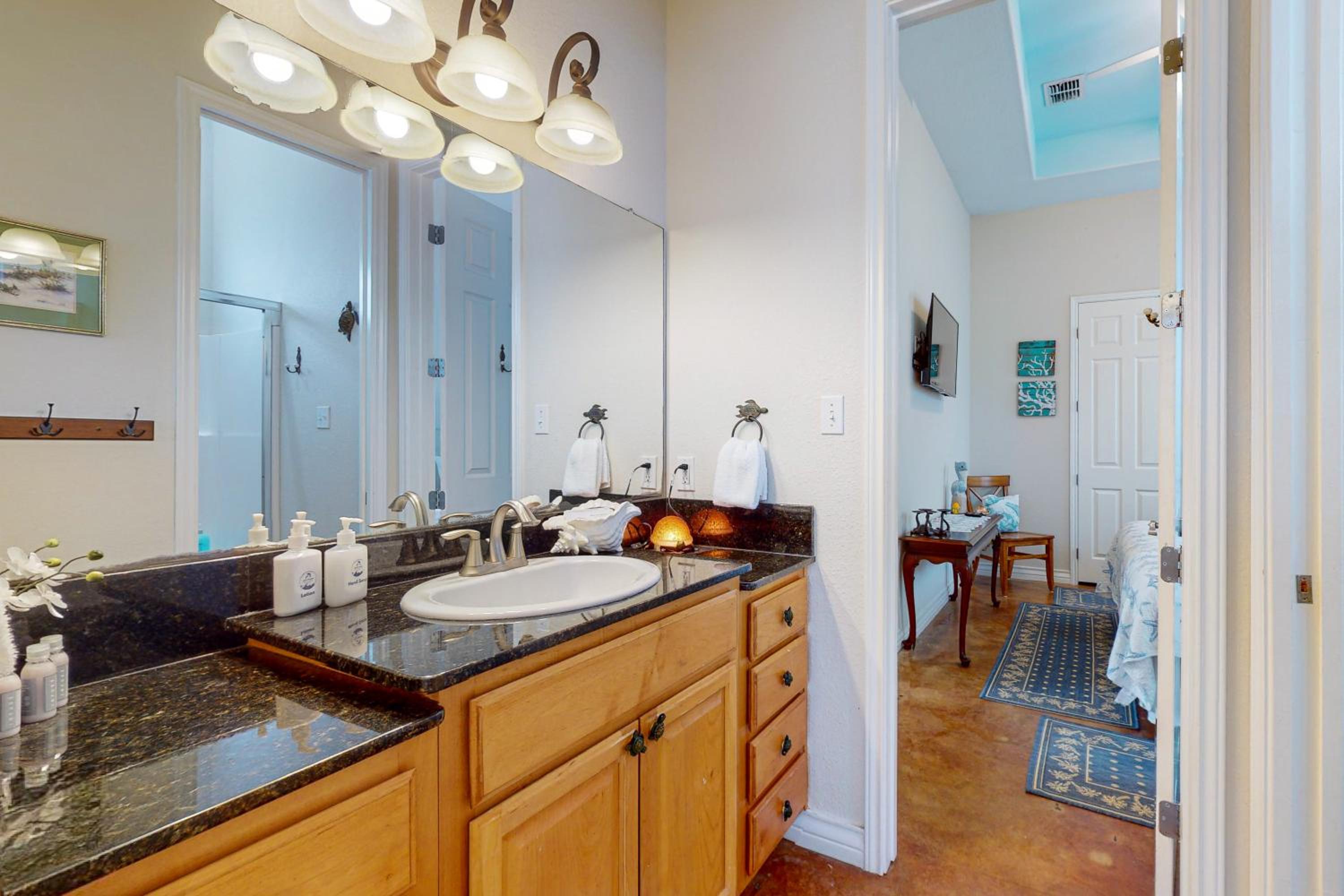 VW9 Beautiful Home in Gated Village Walk, 2 Shared Heated Pools, Pets Allowed, Garage Access view 5