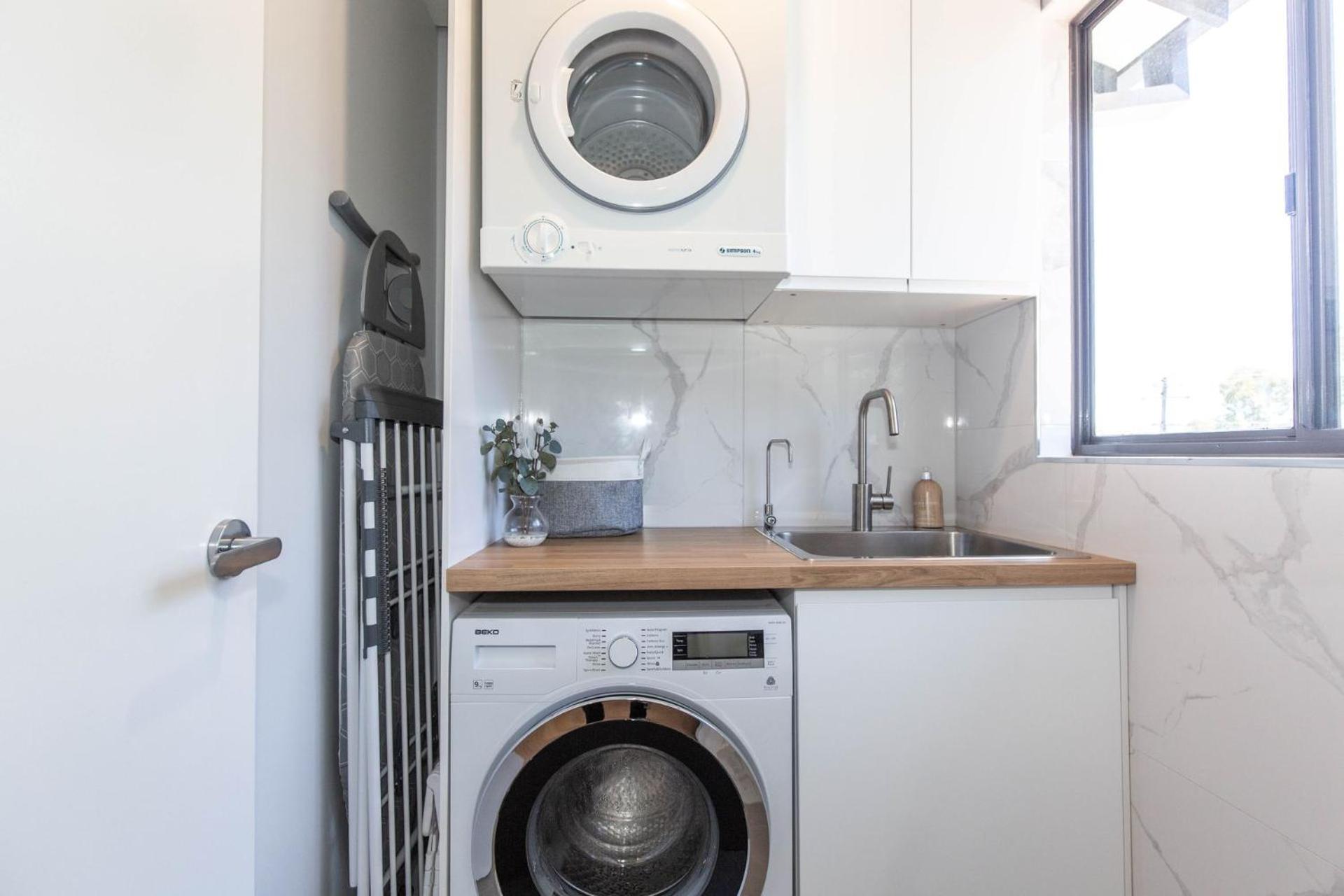 Lakeside Breeze 1 58 Townsend Street