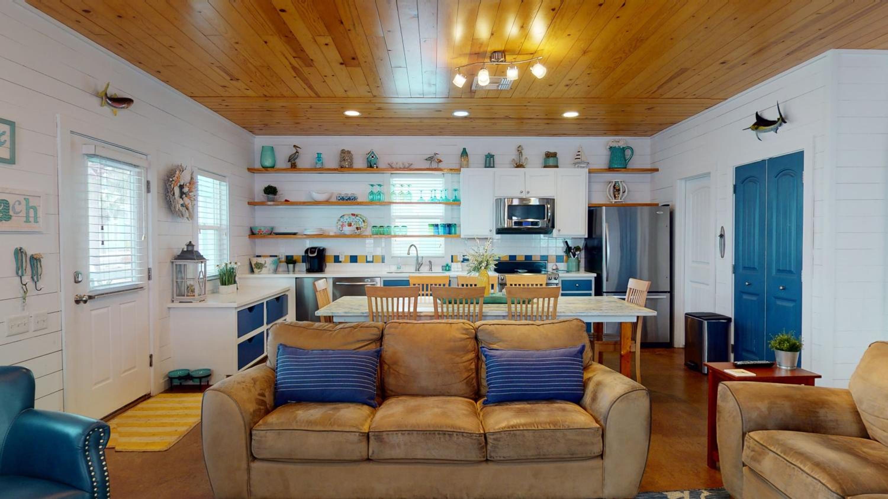 VW36 3 Bedroom Townhome in Gated Neighborhood, 2 Paved Parking Spaces, 2 Shared Heated Pools view 4