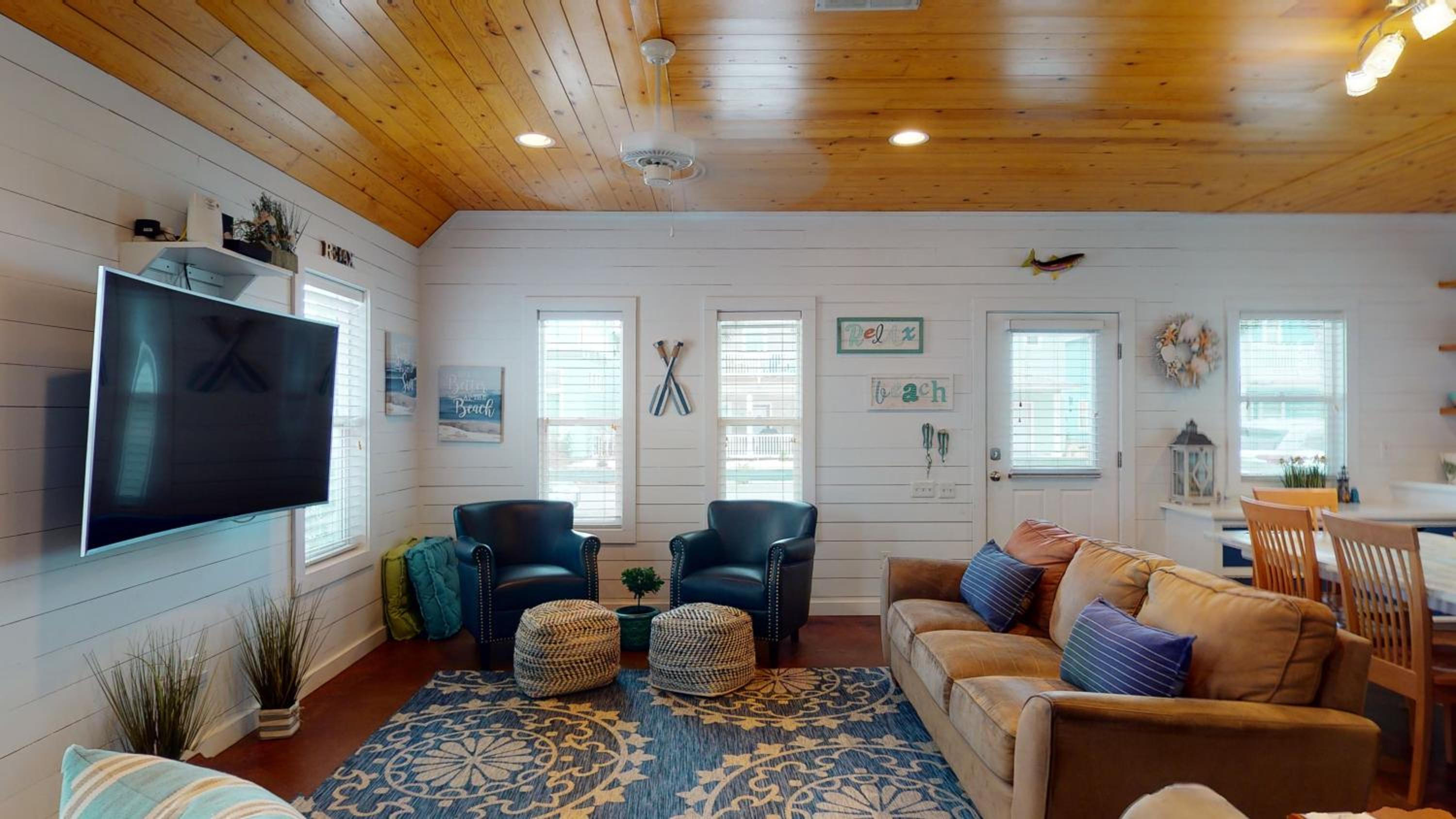 VW36 3 Bedroom Townhome in Gated Neighborhood, 2 Paved Parking Spaces, 2 Shared Heated Pools view 5