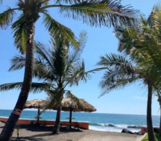 Casa en condominio monterrico