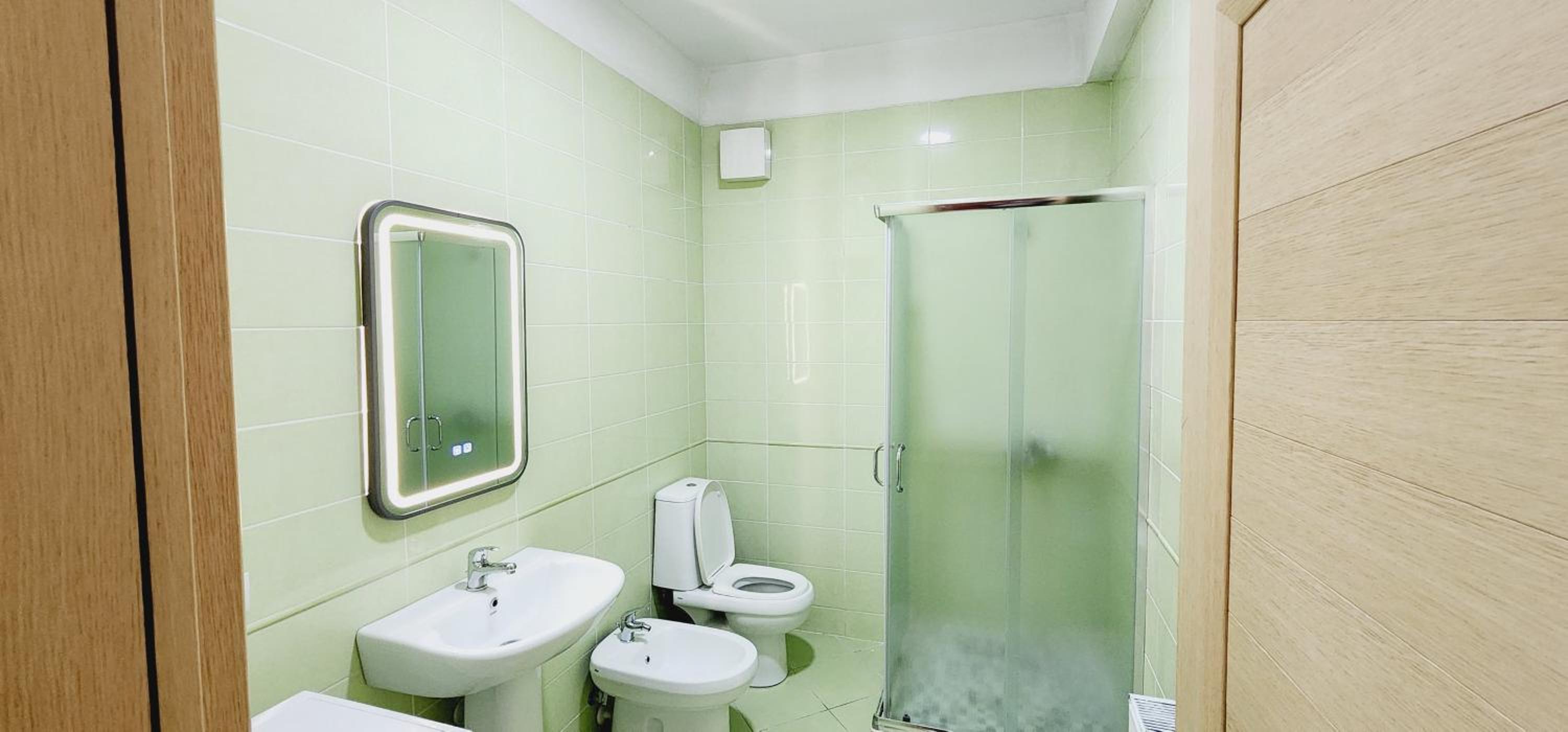 Pleasant apartment with free dedicated parking in Komuna e Parisit