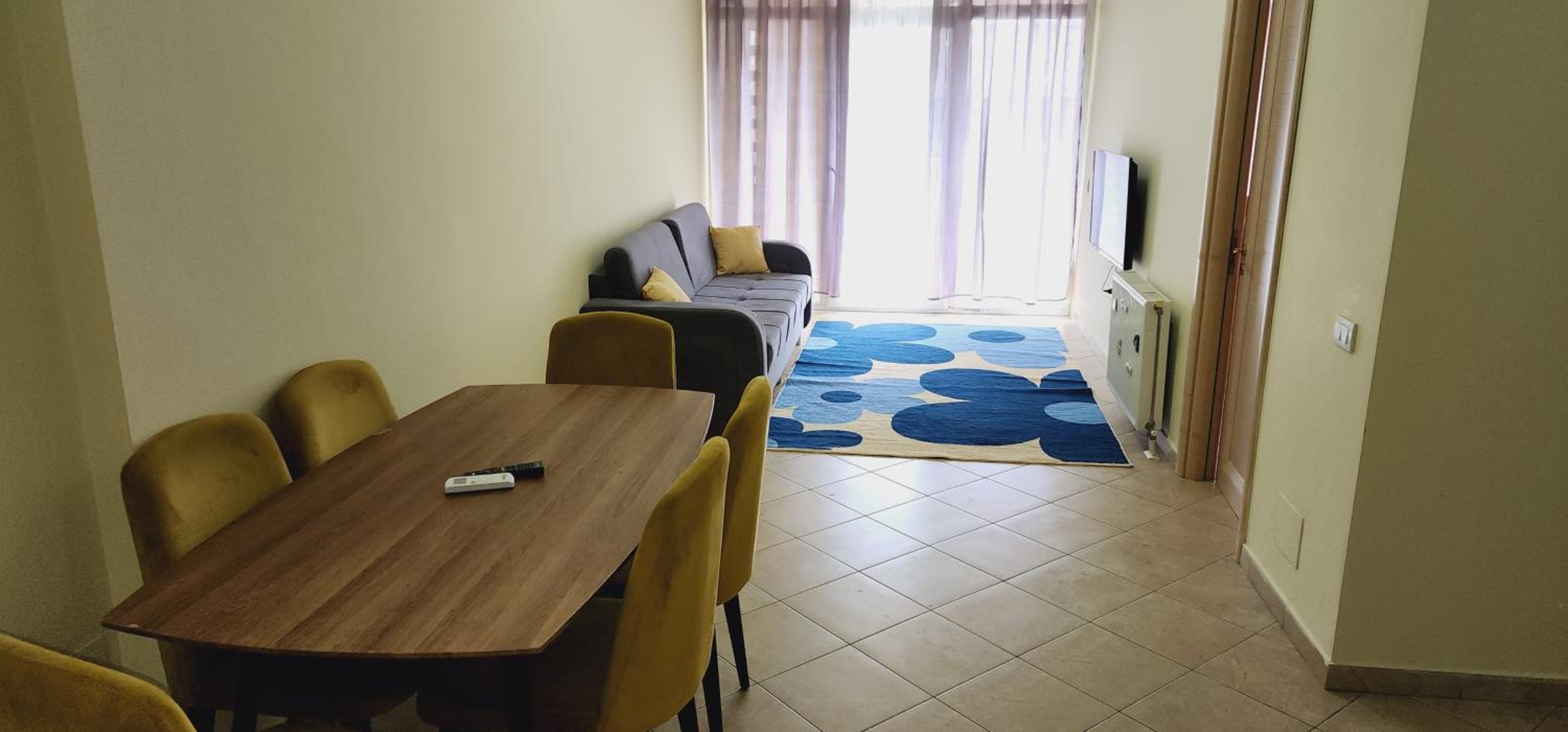 Pleasant apartment with free dedicated parking in Komuna e Parisit